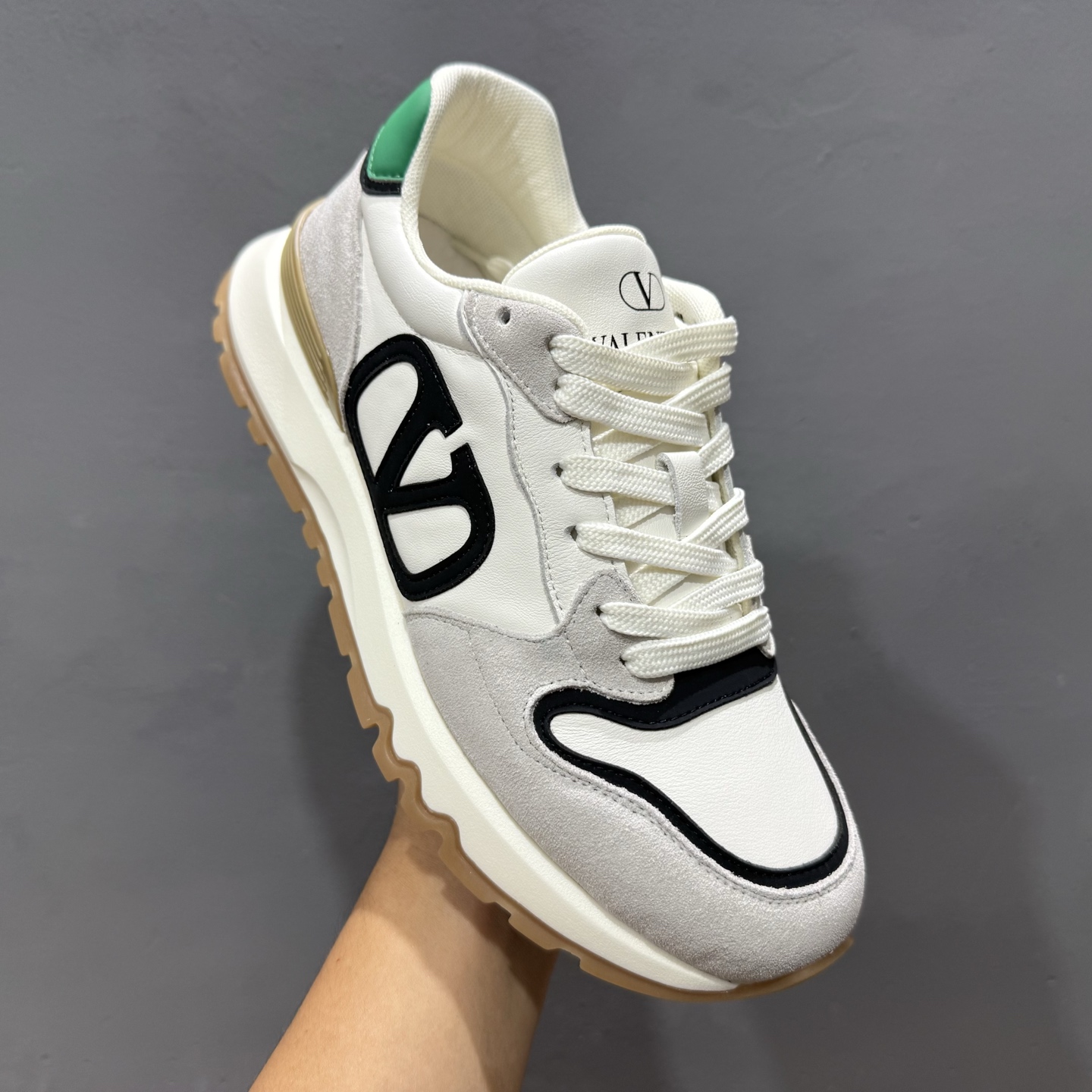 380 新货Valentino华伦天奴男鞋 舒适系带跑鞋低帮生活运动休闲鞋