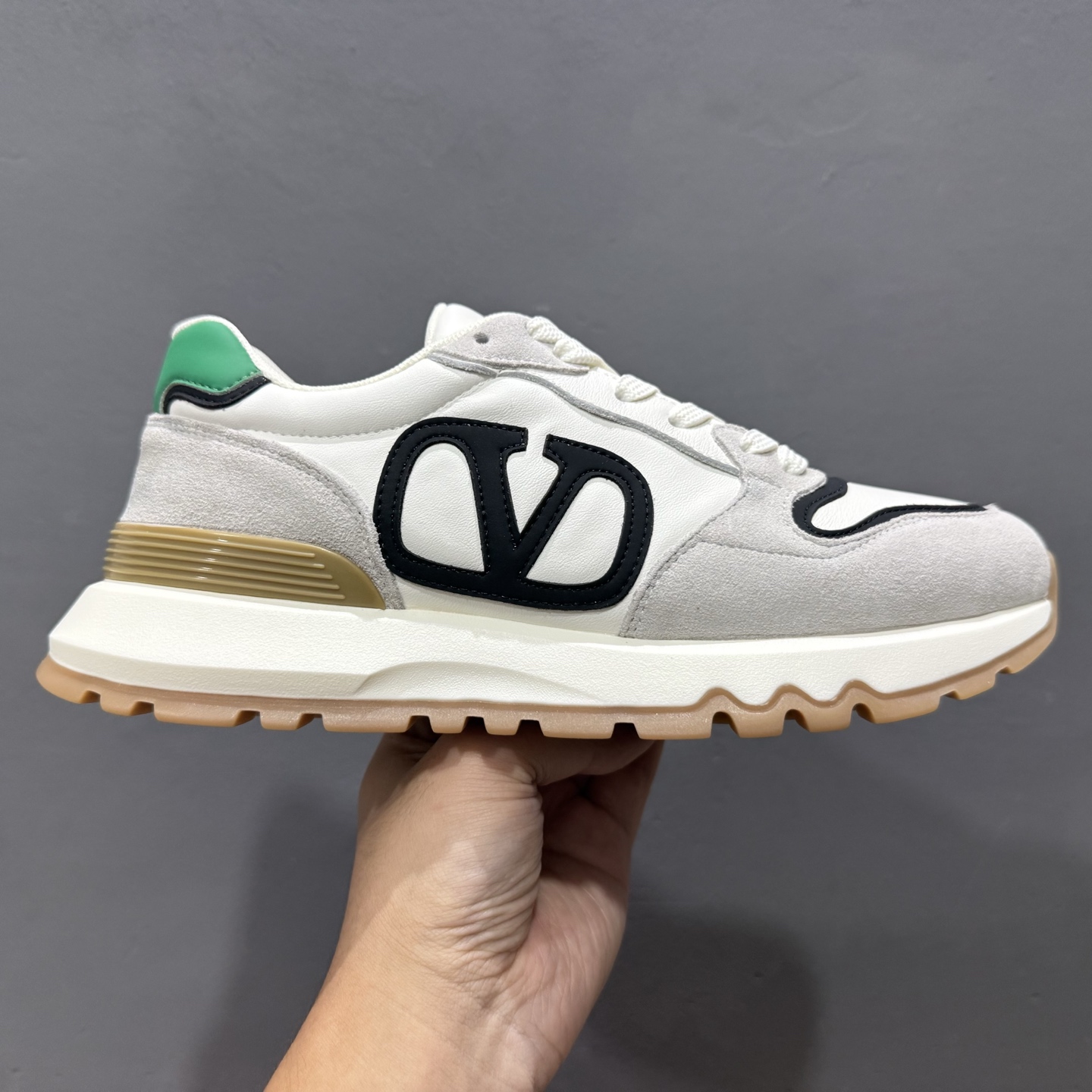 380 新货Valentino华伦天奴男鞋 舒适系带跑鞋低帮生活运动休闲鞋