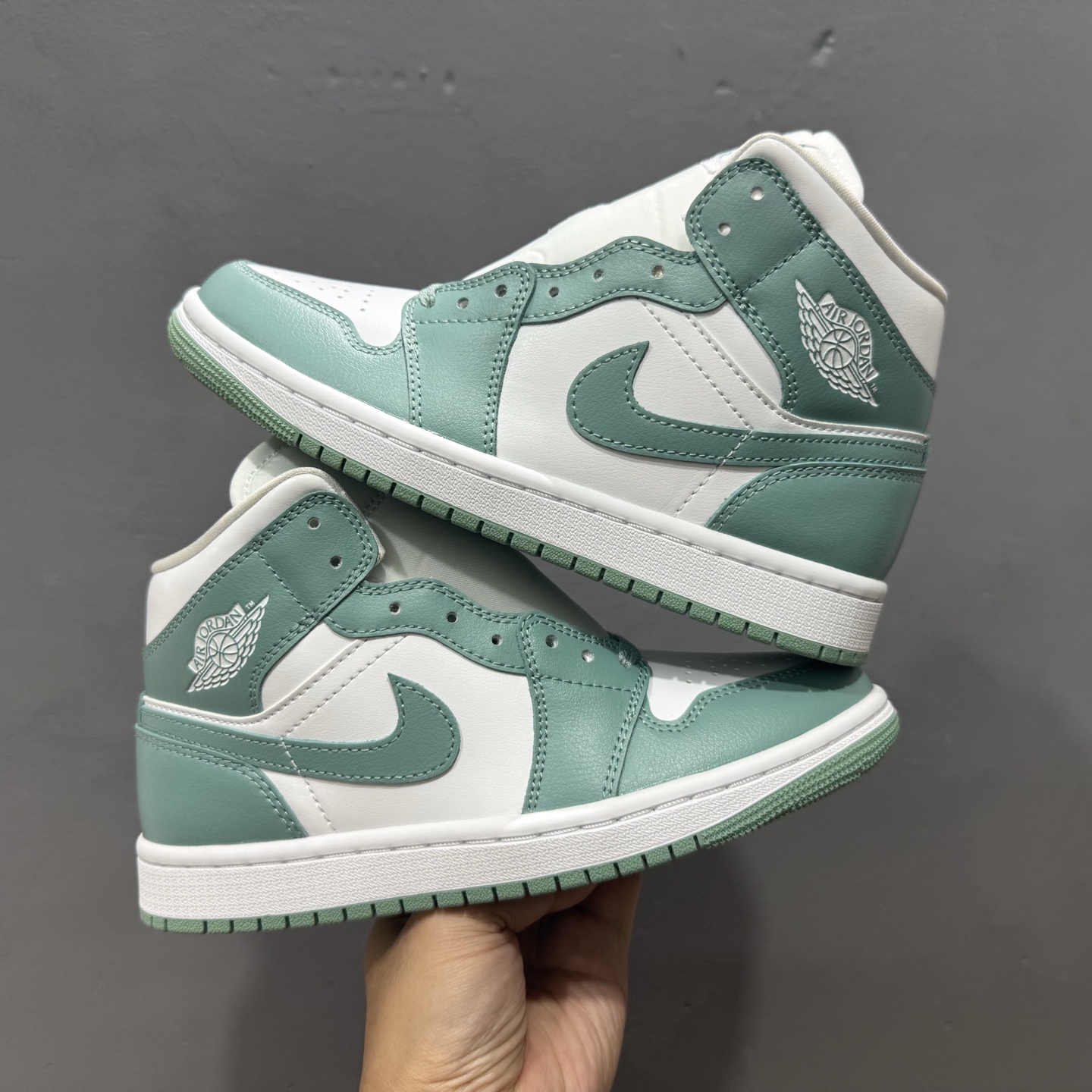 260 过验版本 Air Jordan 1 Mid AJ1乔1中帮文化篮球鞋 BQ6472-138