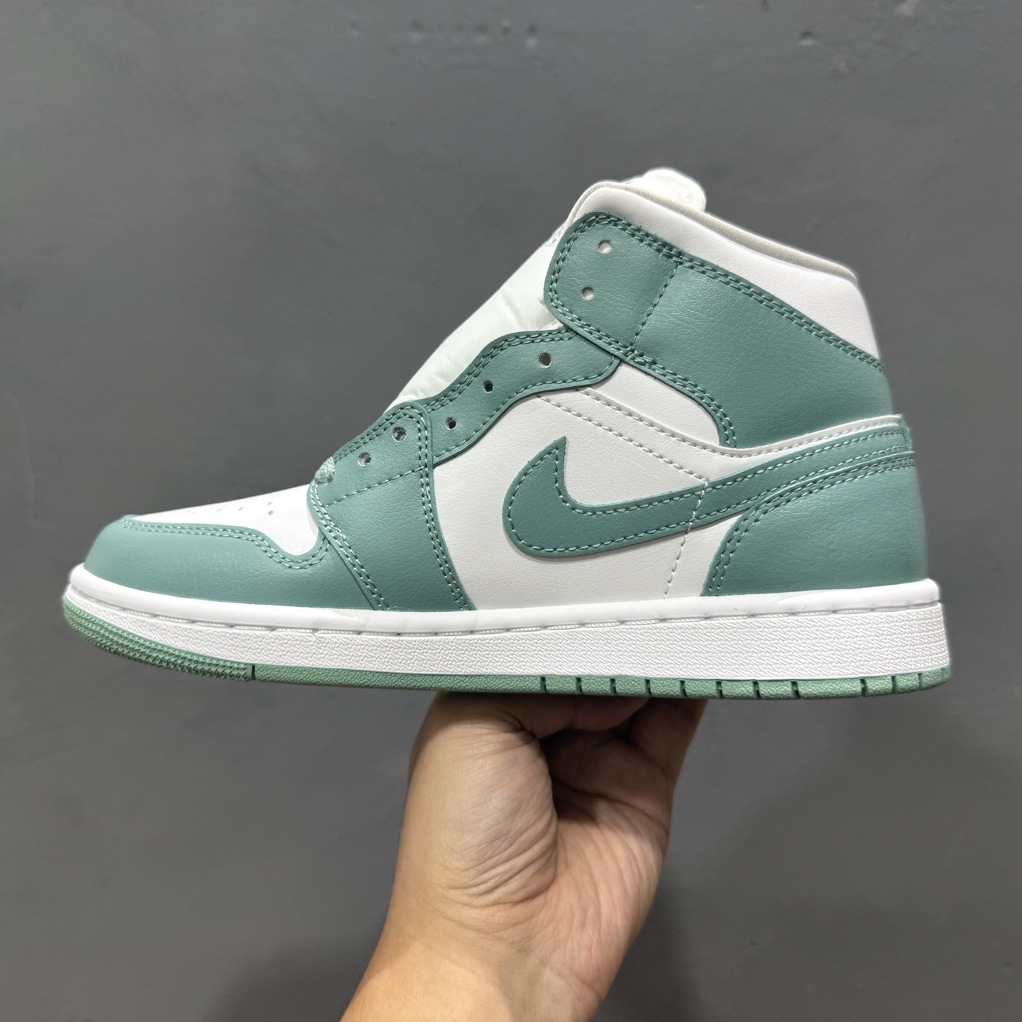 260 过验版本 Air Jordan 1 Mid AJ1乔1中帮文化篮球鞋 BQ6472-138