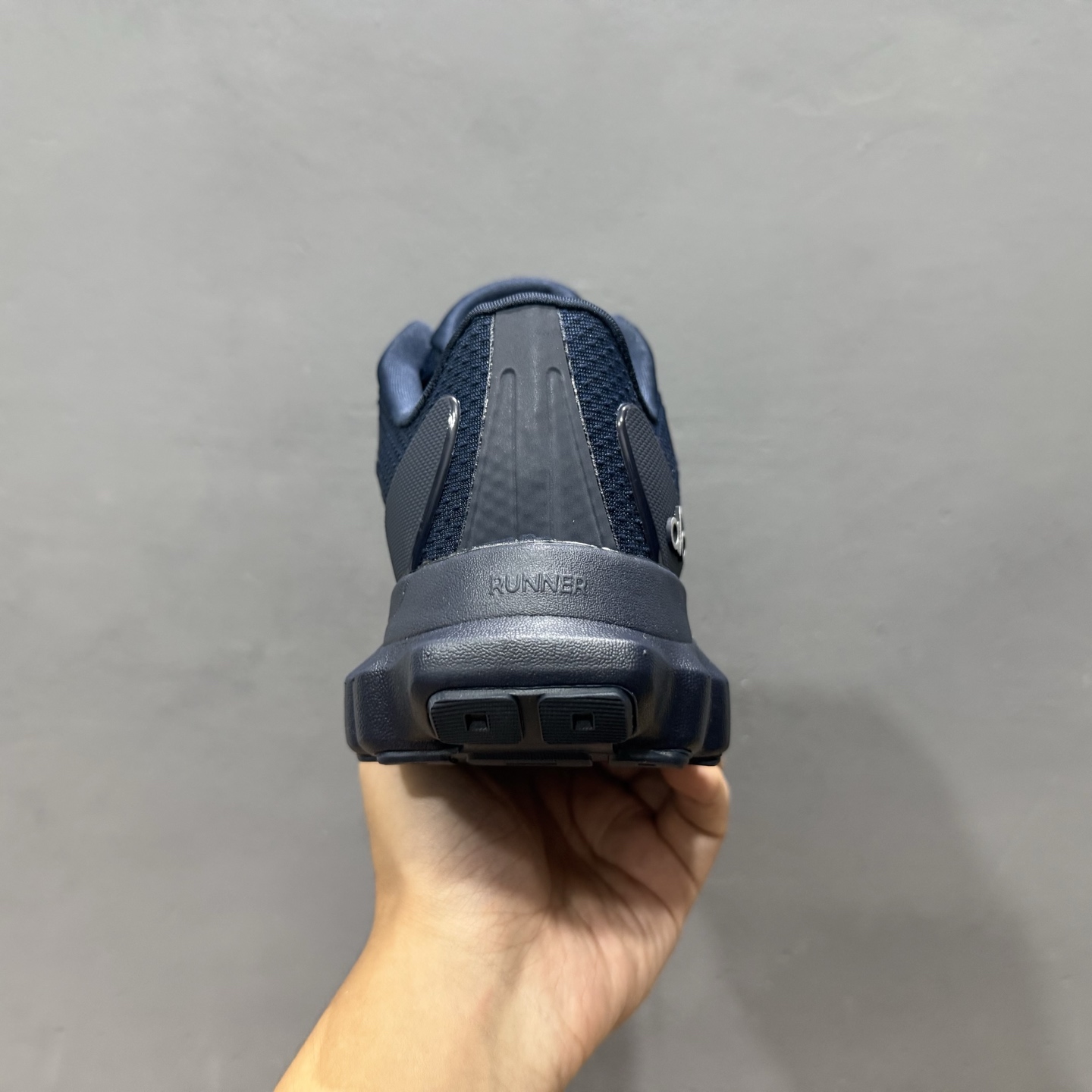 180 Alo Yoga Recovery Mode 拉布布人气单品 舒适简约防滑耐磨低帮休闲板鞋 102111