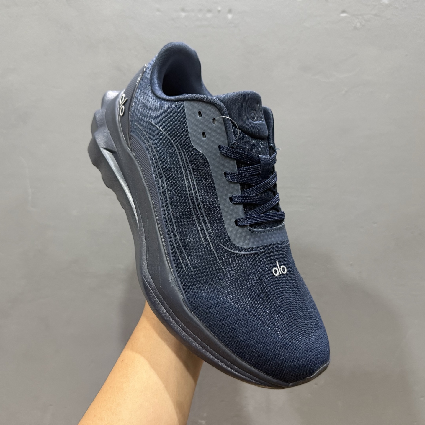 180 Alo Yoga Recovery Mode 拉布布人气单品 舒适简约防滑耐磨低帮休闲板鞋 102111