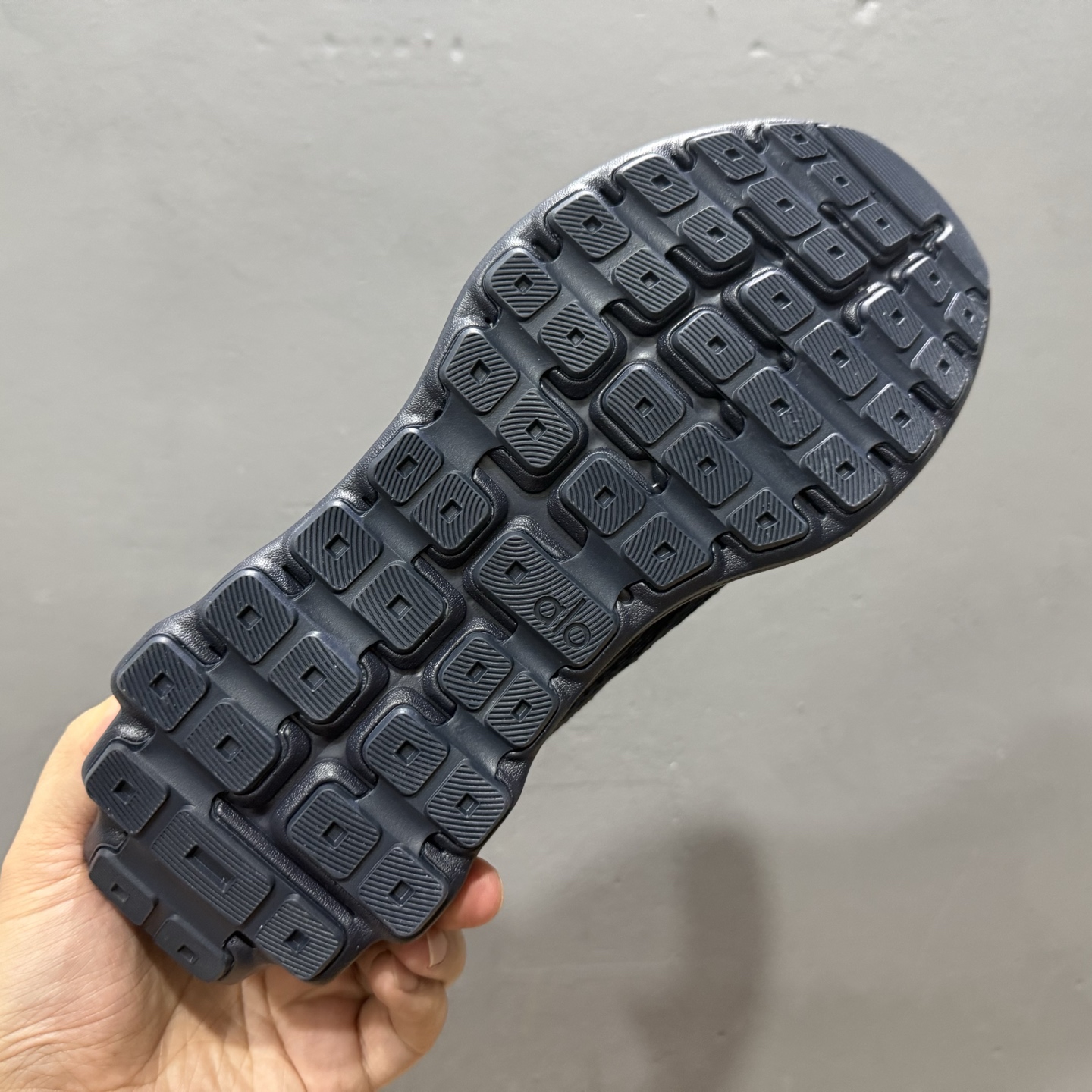 180 Alo Yoga Recovery Mode 拉布布人气单品 舒适简约防滑耐磨低帮休闲板鞋 102111