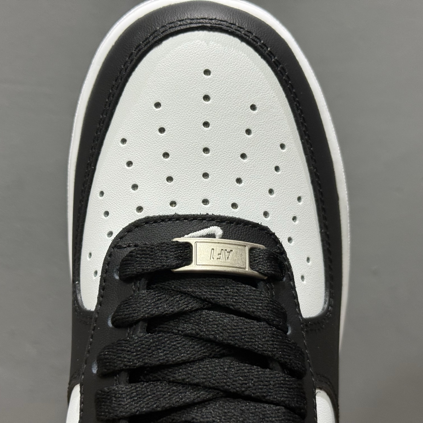 ￥260 Nike Air Force 1'07 Low 黑白裂纹 空军一号低帮休闲板鞋 ZH0316-118