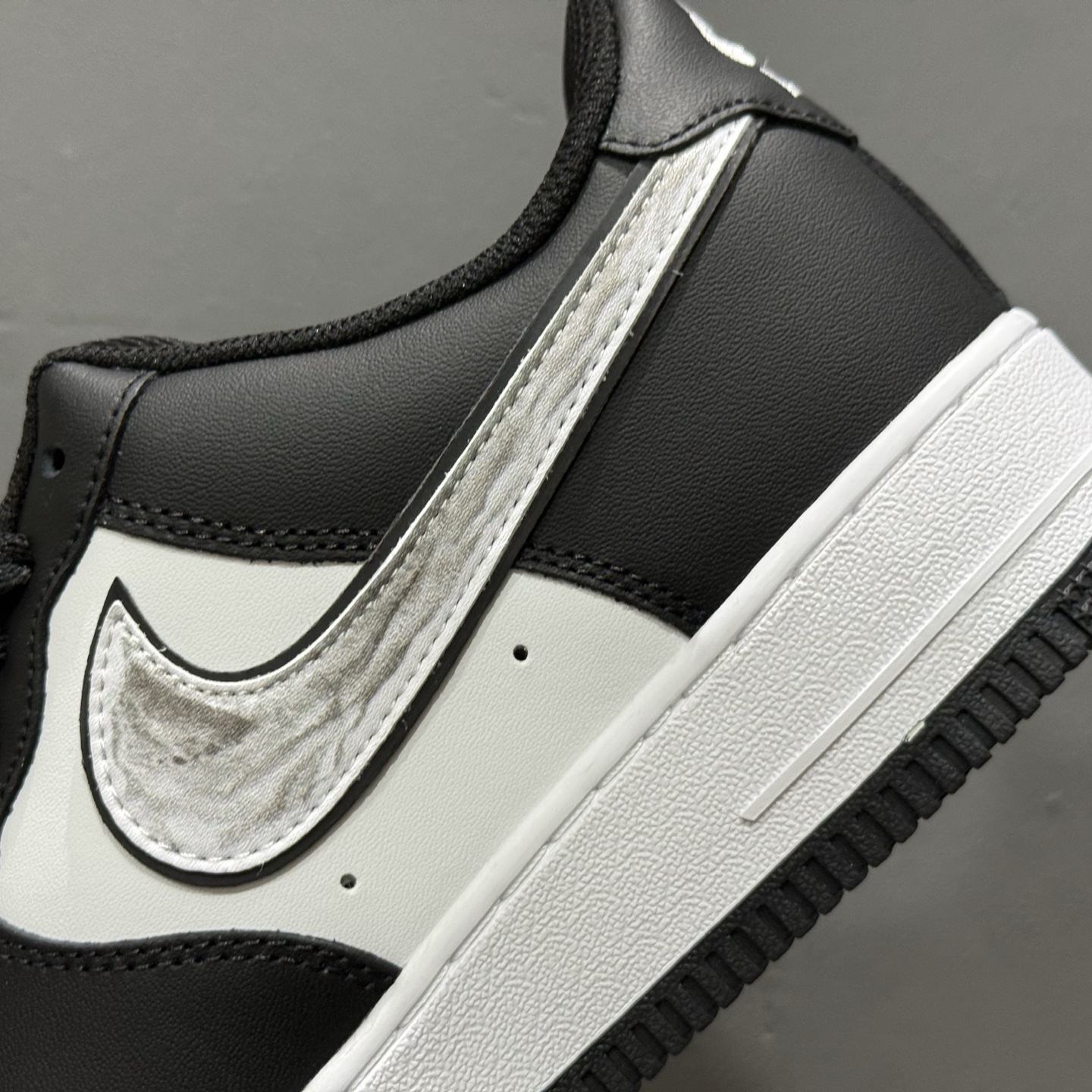 ￥260 Nike Air Force 1'07 Low 黑白裂纹 空军一号低帮休闲板鞋 ZH0316-118