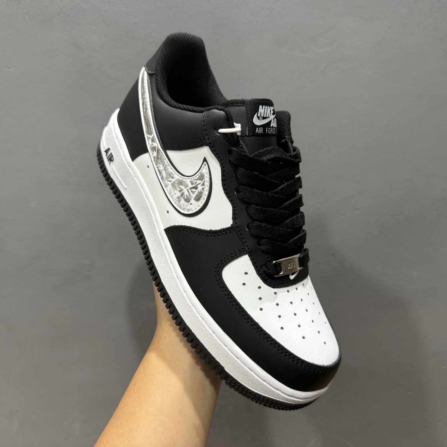 ￥260 Nike Air Force 1'07 Low 黑白裂纹 空军一号低帮休闲板鞋 ZH0316-118