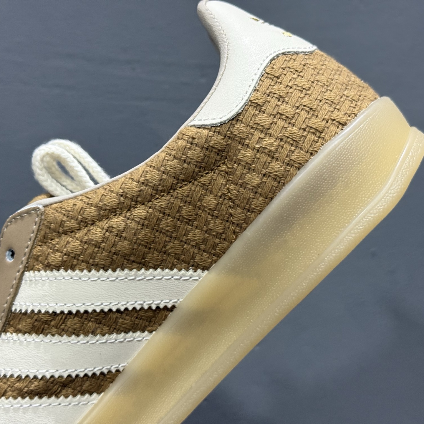 ￥150 Adidas Originals Gazelle Indoor JR8851 三叶草复古休闲防滑耐磨低帮板鞋