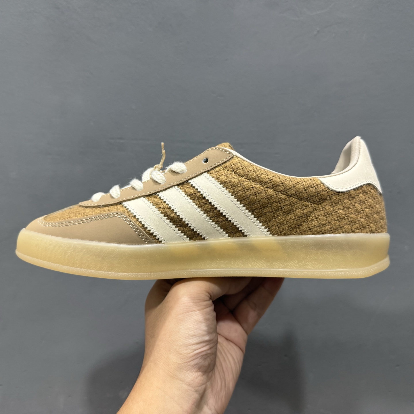 ￥150 Adidas Originals Gazelle Indoor JR8851 三叶草复古休闲防滑耐磨低帮板鞋