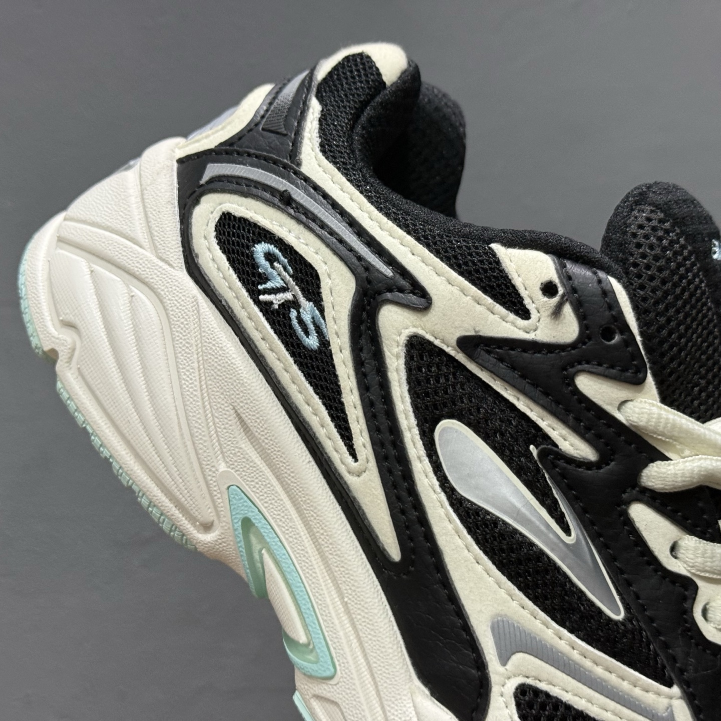 180 Brooks布鲁克斯Adrenaline GTS 4 跑鞋男子缓震马拉松氮气慢跑鞋