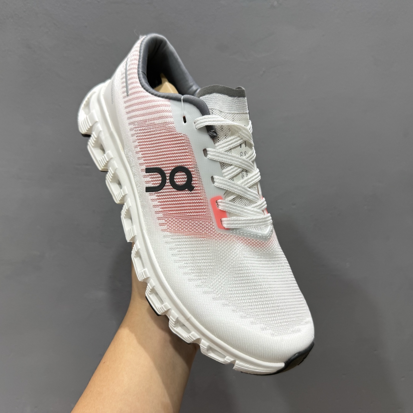 180 On昂跑 Cloud 6 Push 轻量运动休闲鞋 轻量透气的工程网格结合环保人造麂皮 3MF10053026-101