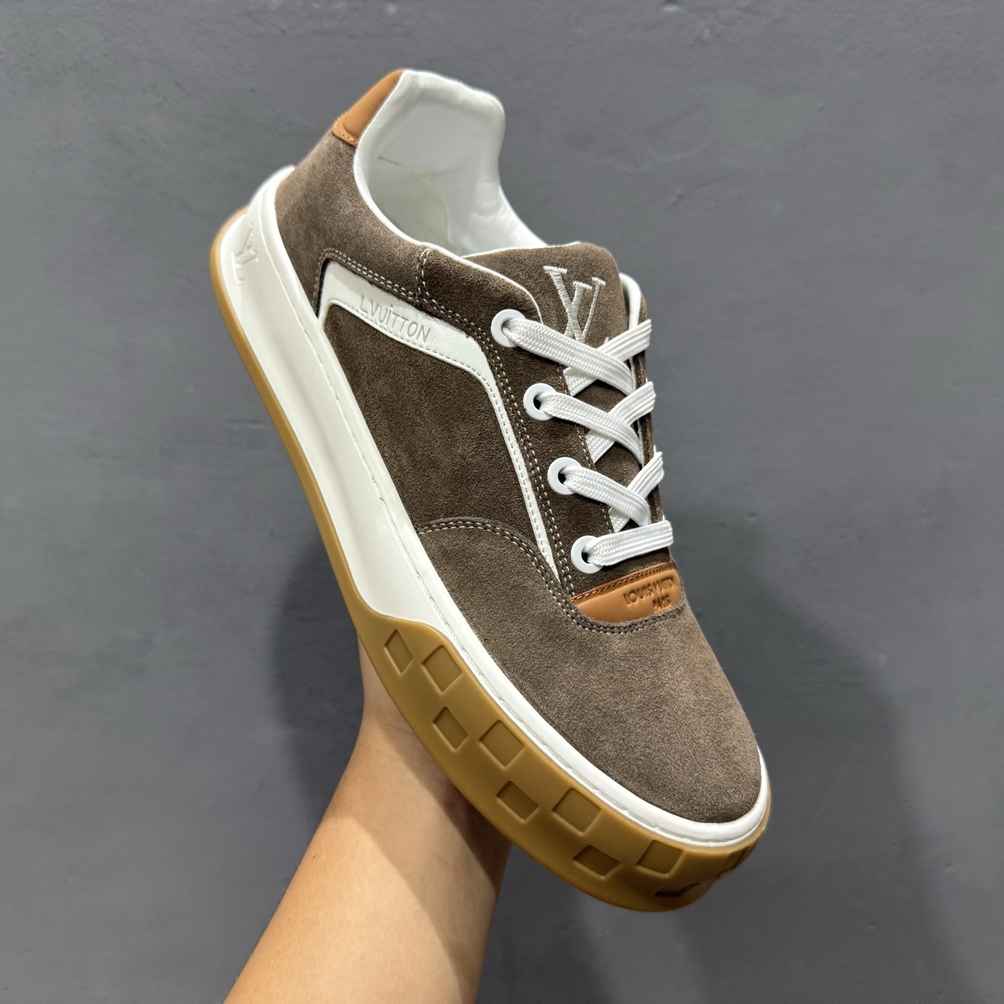 380 LOUIS VUITTON skate sneaker 2025 秋冬男士系列 Classic 牛皮革 圆头系带 低帮 生活休闲鞋