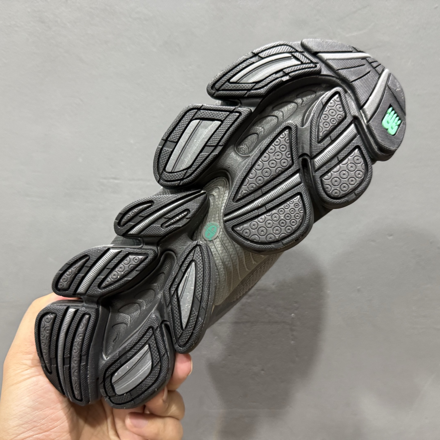 240 大厂出品 New Balance ABZORB 2000 灰黑 U20007PF