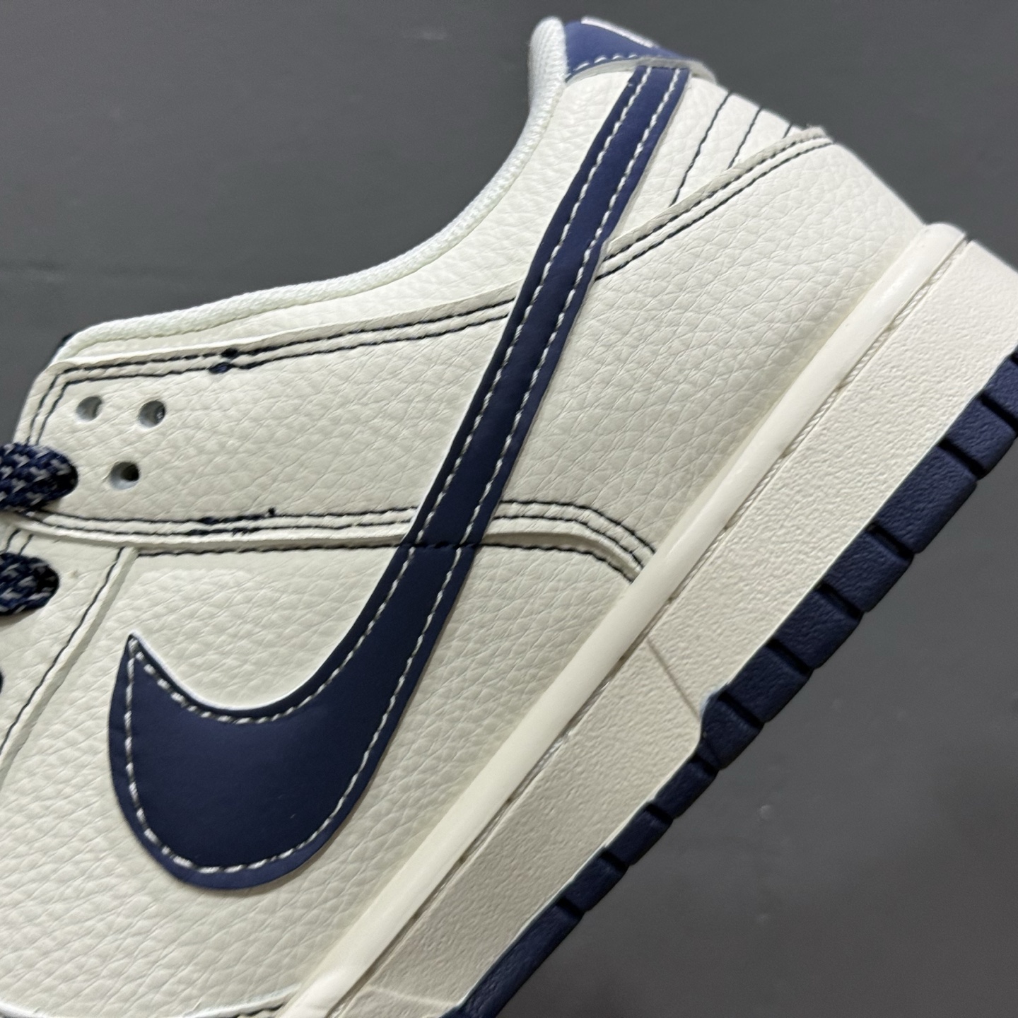 Supreme x Nike Dunk Low Nike米蓝勾 HH7518-083 Supreme x Nike Dunk Low Nike米蓝勾 HH7518-083