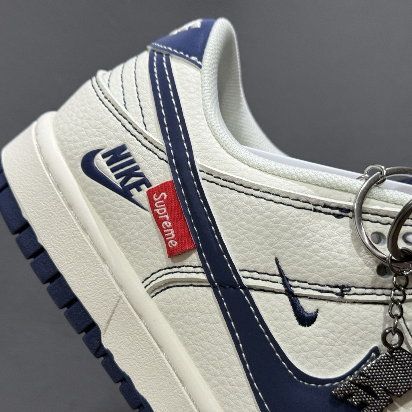 Supreme x Nike Dunk Low Nike米蓝勾 HH7518-083 Supreme x Nike Dunk Low Nike米蓝勾 HH7518-083