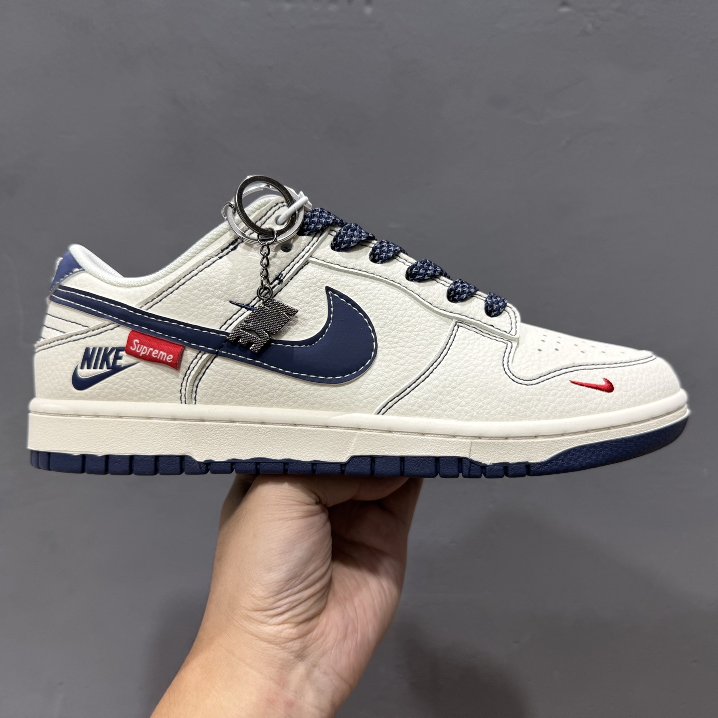 Supreme x Nike Dunk Low Nike米蓝勾 HH7518-083 Supreme x Nike Dunk Low Nike米蓝勾 HH7518-083