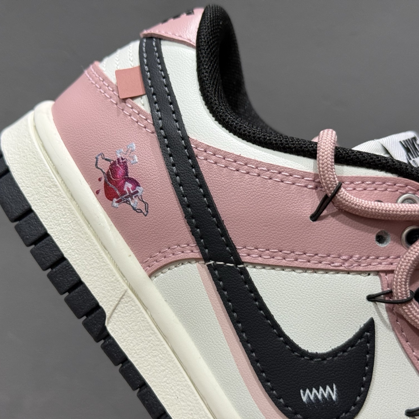 定制球鞋 Nike Dunk 怦然心动 粉白黑 PB0510-055