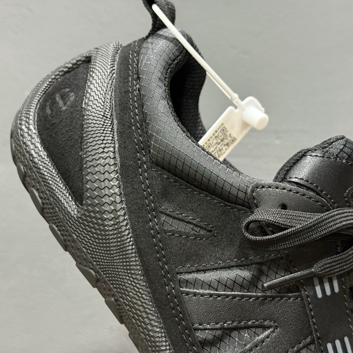 280 ECCO爱步运动鞋 2025年新款户外运动薄底赤足鞋休闲鞋男女