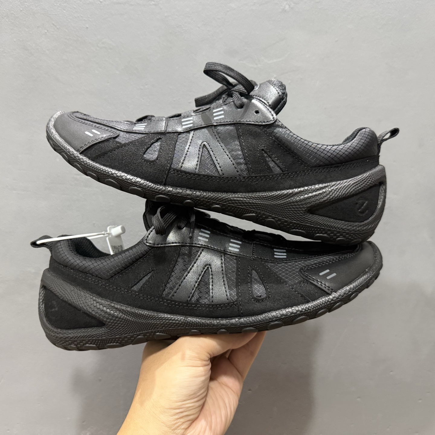 280 ECCO爱步运动鞋 2025年新款户外运动薄底赤足鞋休闲鞋男女