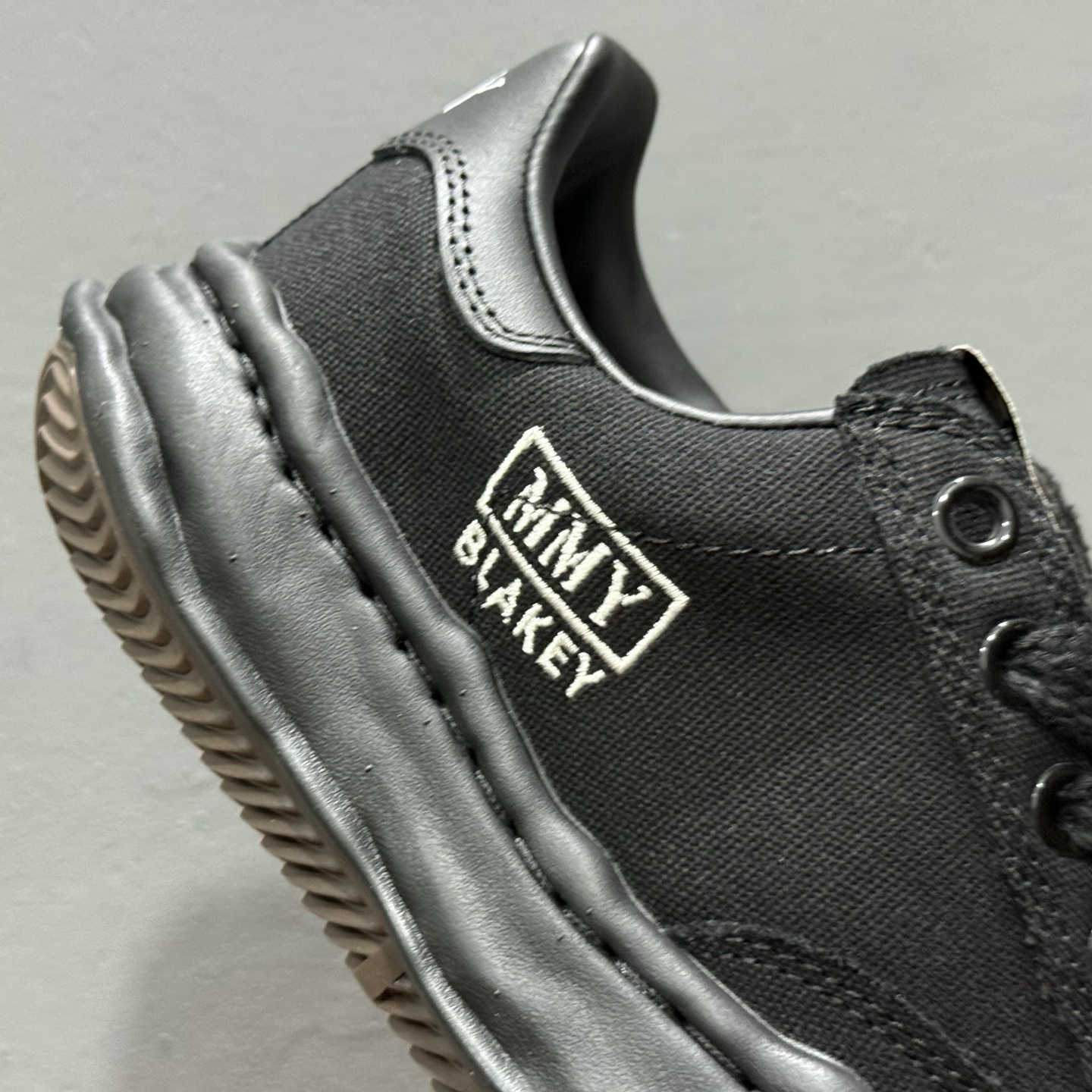 220 余文乐挚爱单品 MMY Blakey 脏脏鞋 AMIRI骨头鞋同款 复古溶解风运动鞋