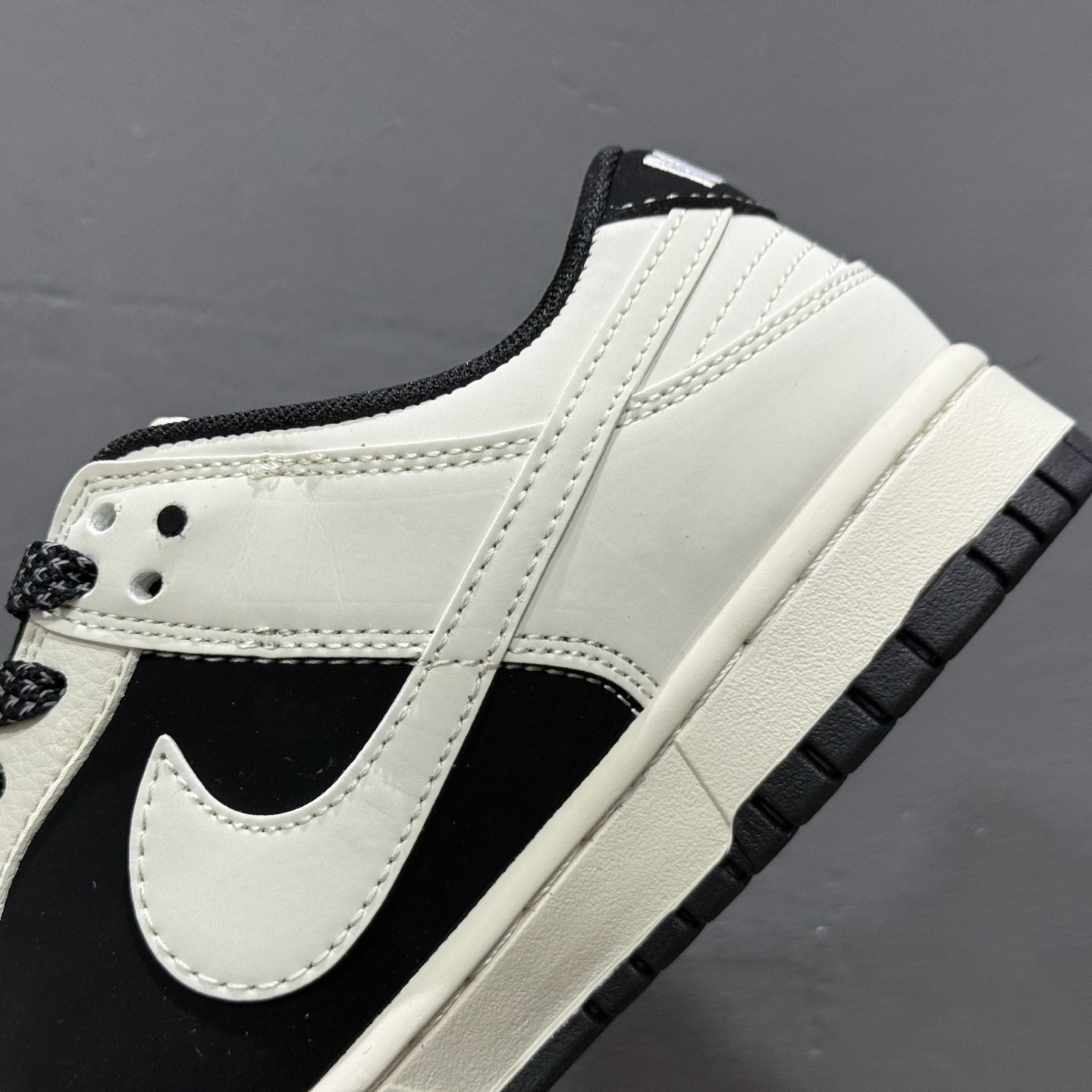 280 XC/Nike SB Dunk Low“ Supreme联名——米黑拼接” 周年高端定制 低帮休闲板鞋 JP1628-010