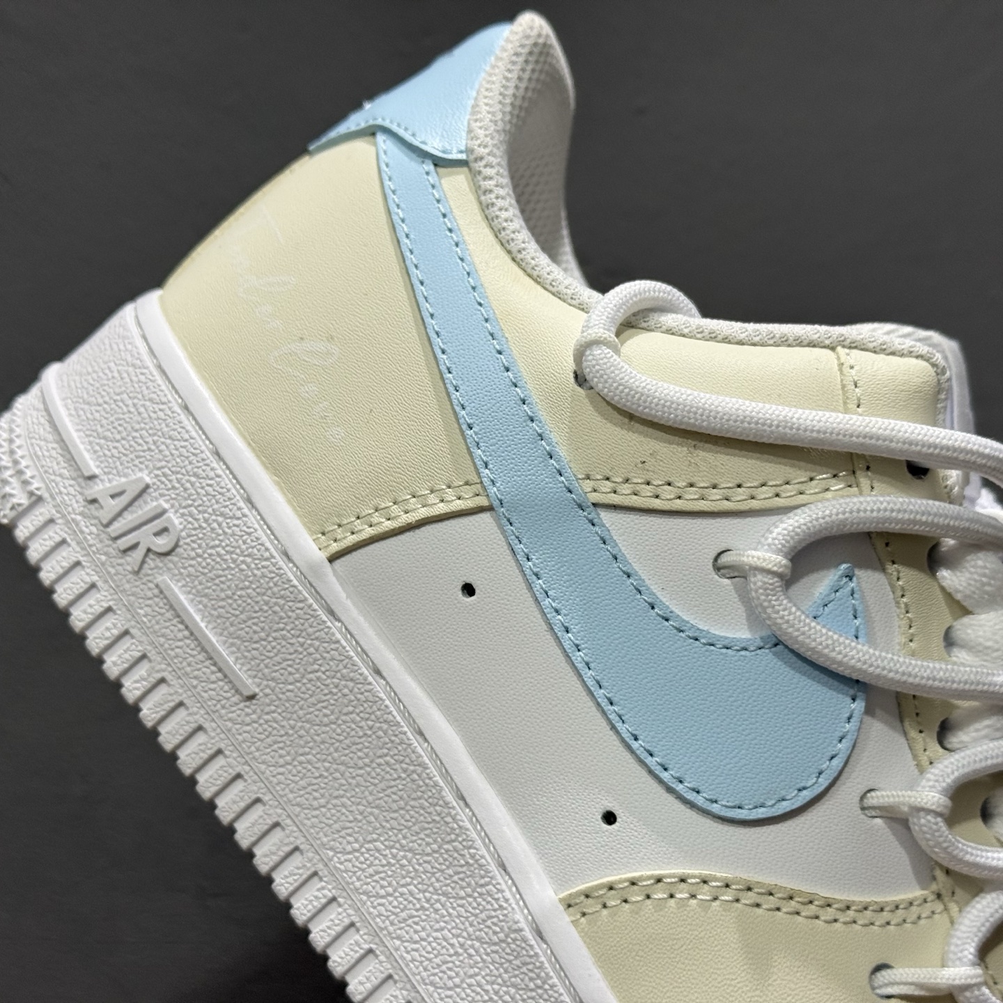 ￥260 Nike Air Force 1'07 Low 柠盐气泡水 空军一号低帮休闲板鞋 ZH0316-111