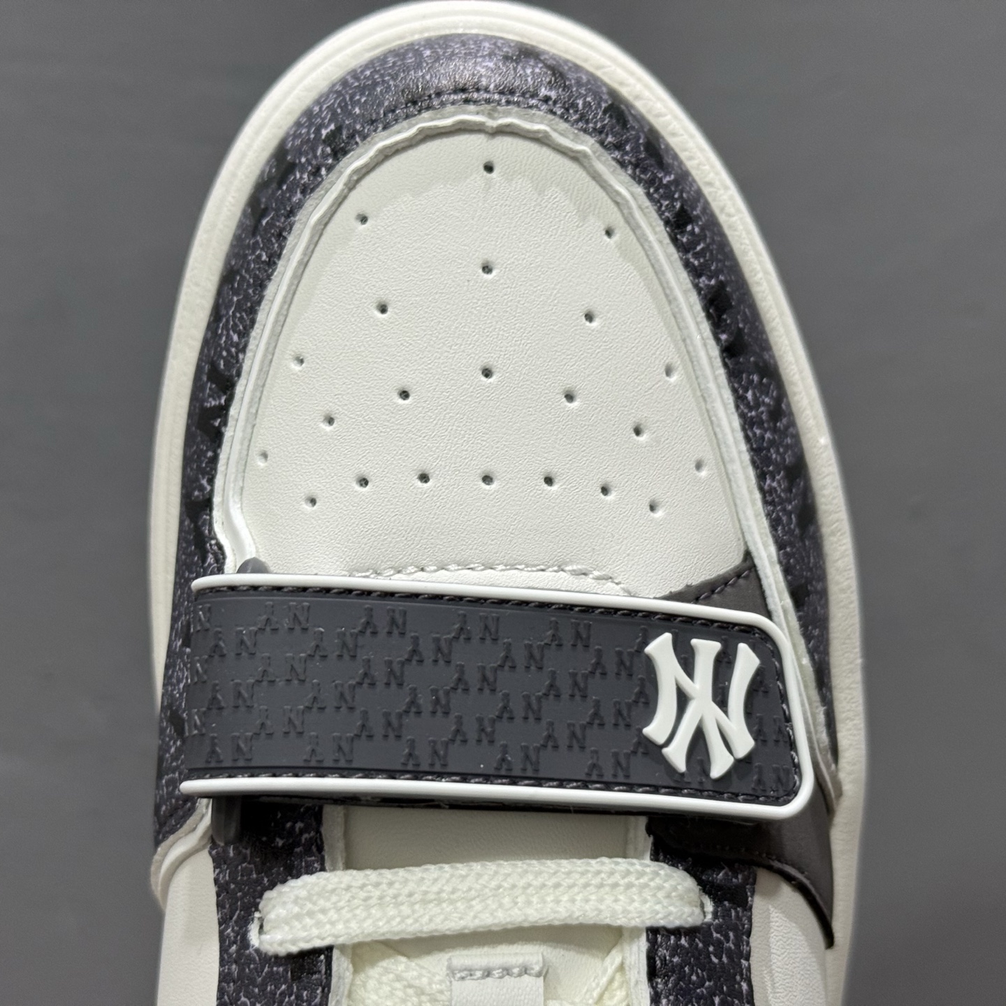 MLB 纽约洋基队 深麻灰色 3ASXP025N-50MGD MLB 纽约洋基队 深麻灰色 3ASXP025N-50MGD