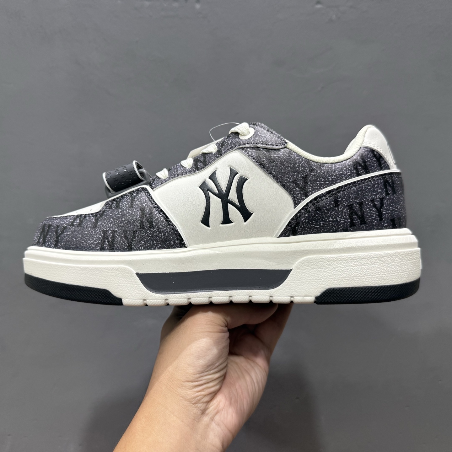 MLB 纽约洋基队 深麻灰色 3ASXP025N-50MGD MLB 纽约洋基队 深麻灰色 3ASXP025N-50MGD