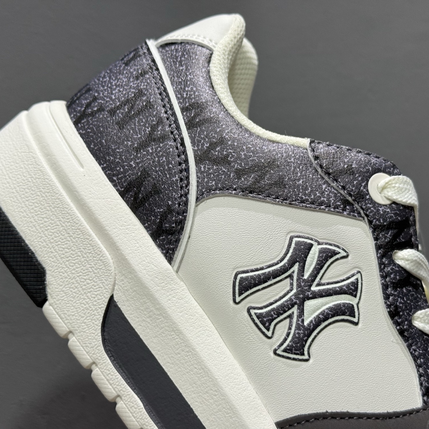 MLB 纽约洋基队 深麻灰色 3ASXP025N-50MGD MLB 纽约洋基队 深麻灰色 3ASXP025N-50MGD