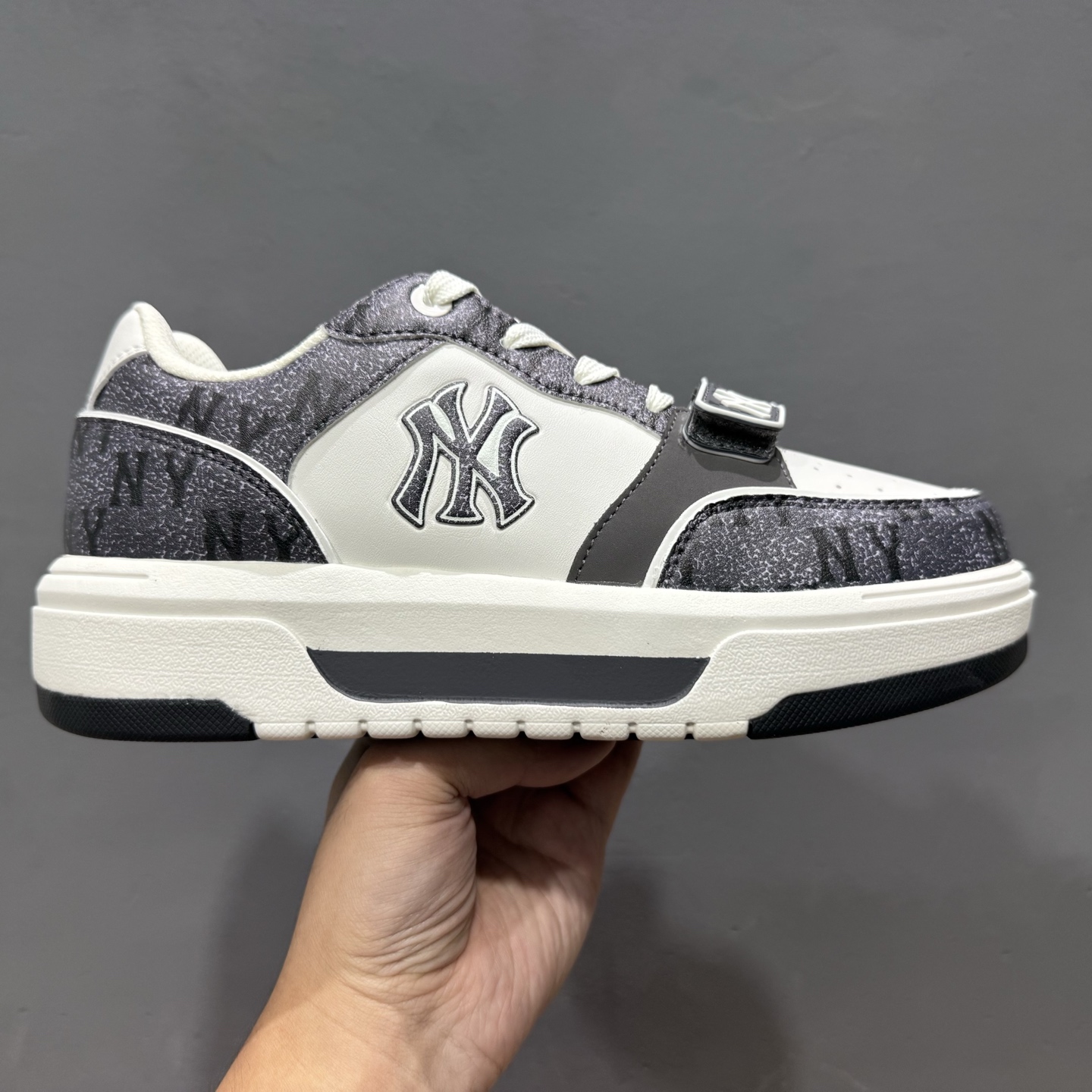 MLB 纽约洋基队 深麻灰色 3ASXP025N-50MGD MLB 纽约洋基队 深麻灰色 3ASXP025N-50MGD