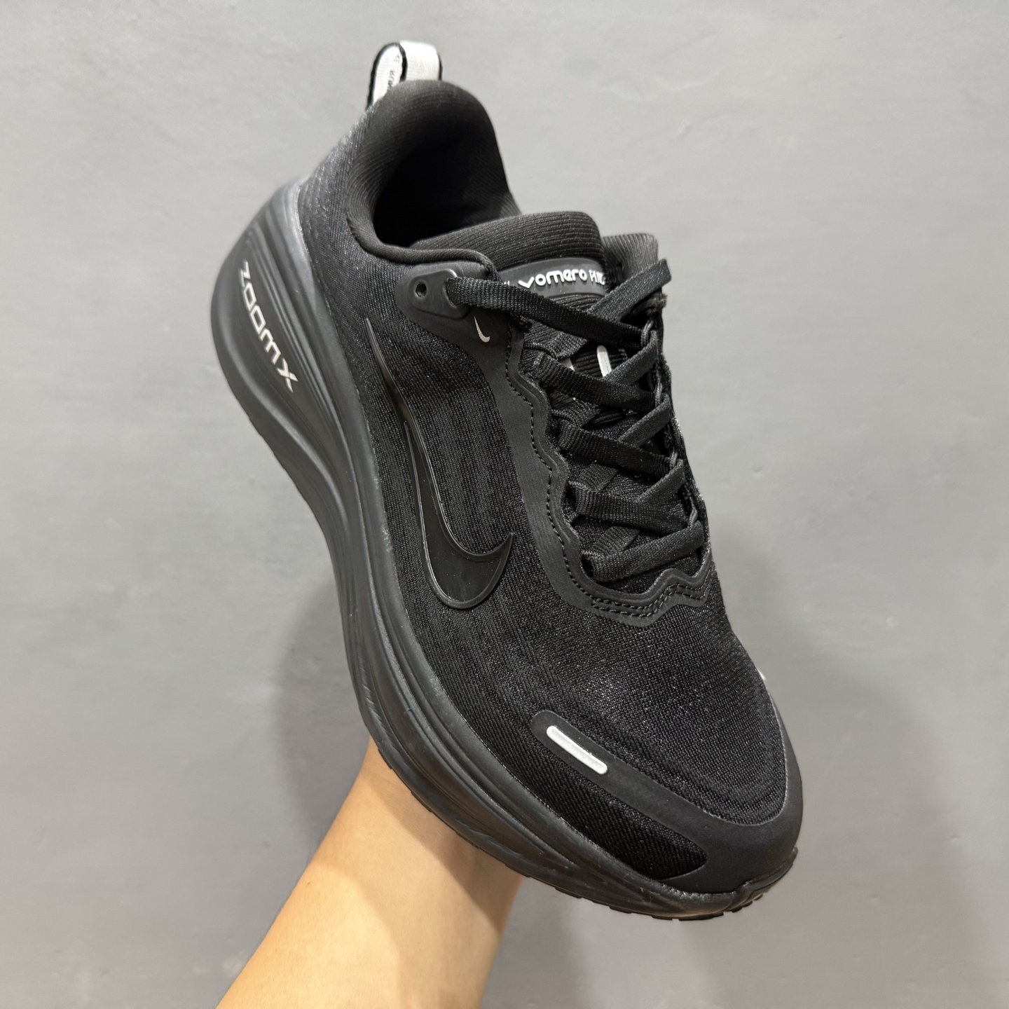 180 Nike Air zoom Vomero Plus 耐克网面厚底气垫跑鞋 IH2268-001