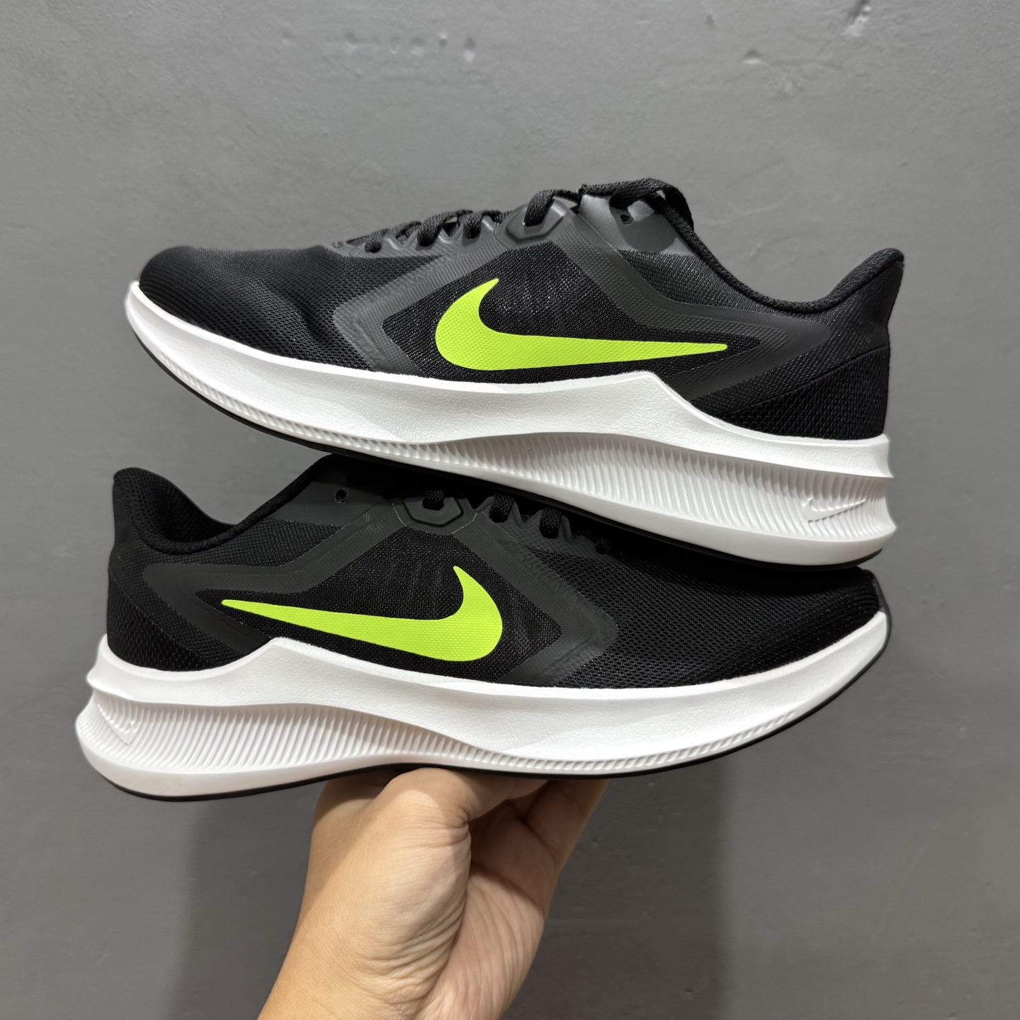 NK Downshifter 10系列 黑绿 网面透气减震耐磨运动跑步鞋 CI9981-009