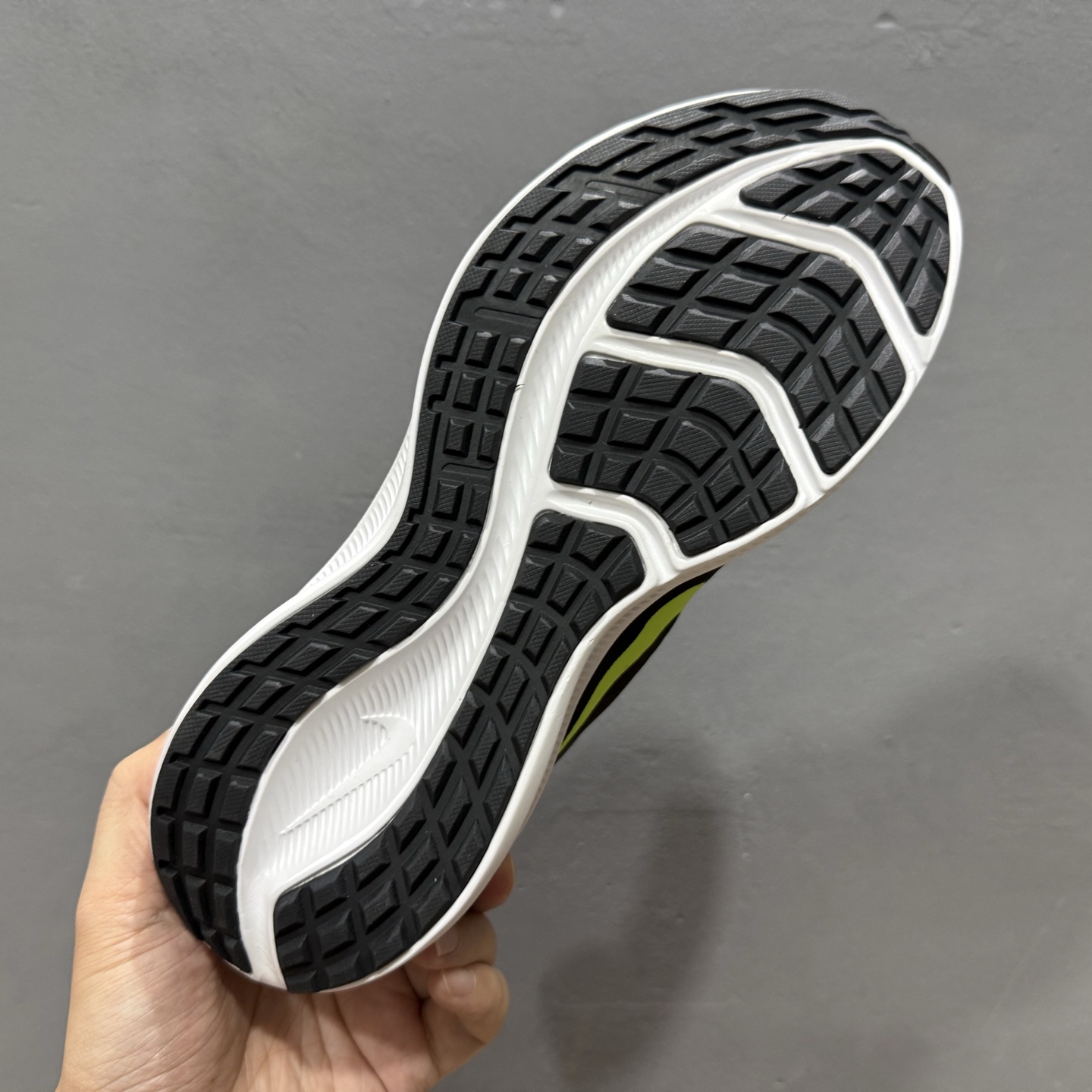 NK Downshifter 10系列 黑绿 网面透气减震耐磨运动跑步鞋 CI9981-009