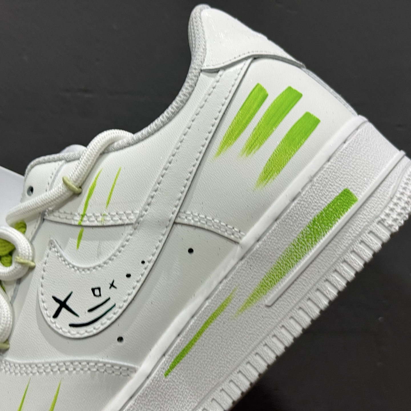 Nike Air Force 1'07 Low ”Capricorn” 手绘涂鸦十二星座系列 摩羯座 空军一号低帮休闲板鞋 星座1222119 Nike Air Force 1'07 Low ”Capricorn” 手绘涂鸦十二星座系列 摩羯座 空军一号低帮休闲板鞋 星座1222119