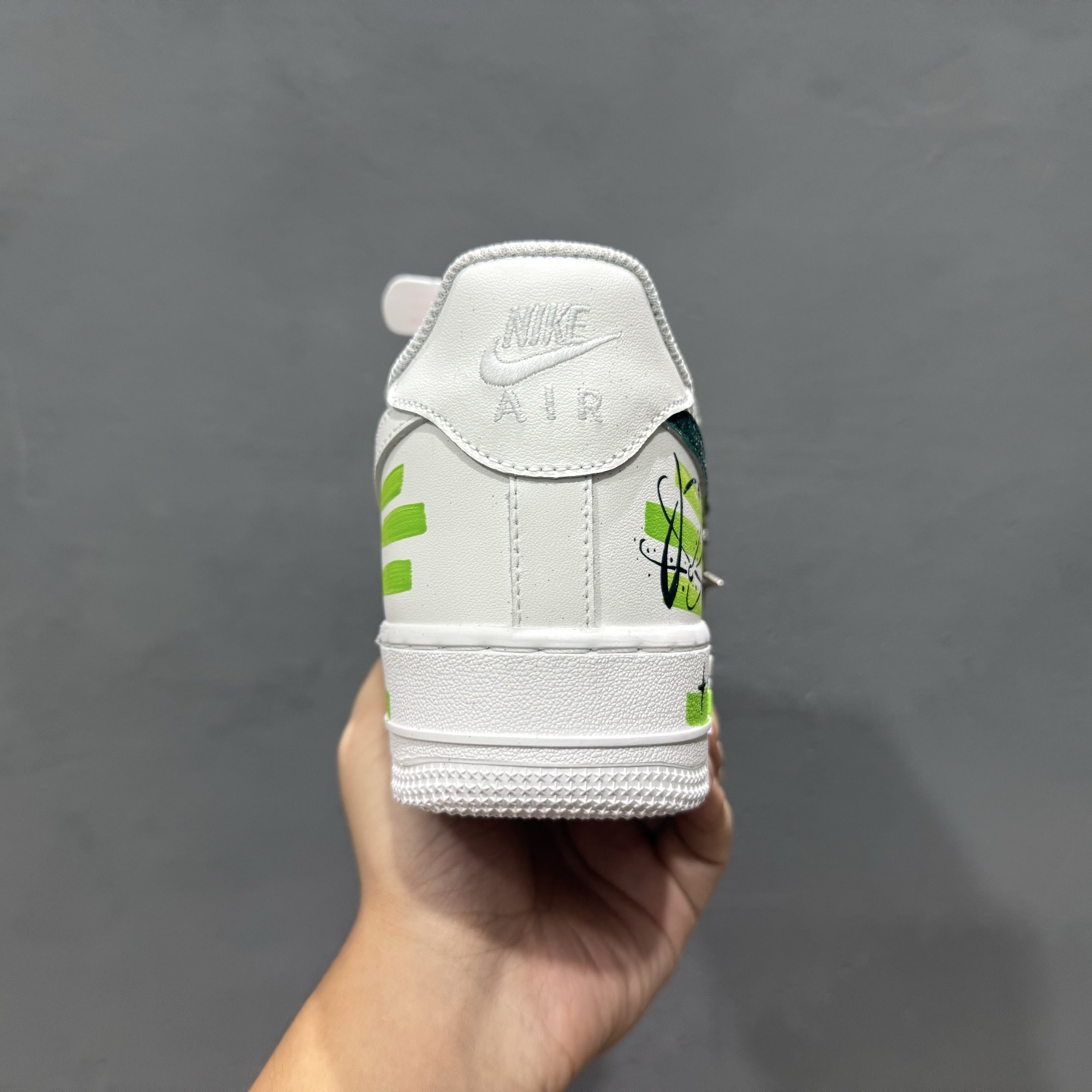 Nike Air Force 1'07 Low ”Capricorn” 手绘涂鸦十二星座系列 摩羯座 空军一号低帮休闲板鞋 星座1222119 Nike Air Force 1'07 Low ”Capricorn” 手绘涂鸦十二星座系列 摩羯座 空军一号低帮休闲板鞋 星座1222119