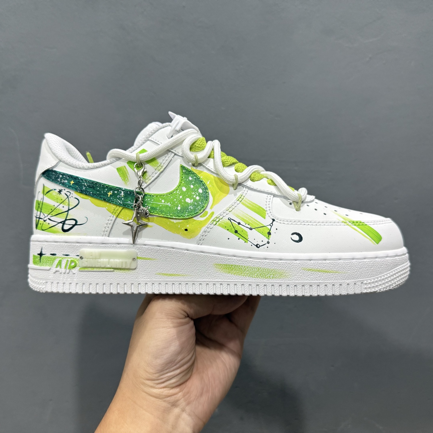 Nike Air Force 1’07 Low ”Capricorn” 手绘涂鸦十二星座系列 摩羯座 空军一号低帮休闲板鞋 星座1222119 Nike Air Force 1’07 Low ”Capricorn” 手绘涂鸦十二星座系列 摩羯座 空军一号低帮休闲板鞋 星座1222119