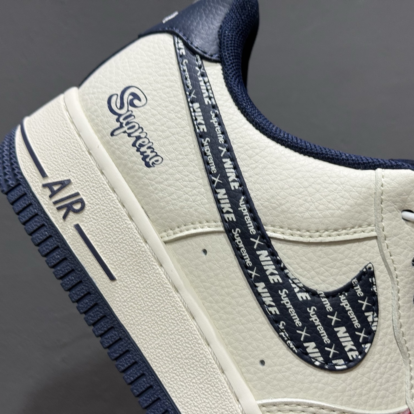 ￥260 Nike Air Force 1'07 Low 联名 米白迷彩红蓝钩 空军一号低帮休闲板鞋 XD2588-609