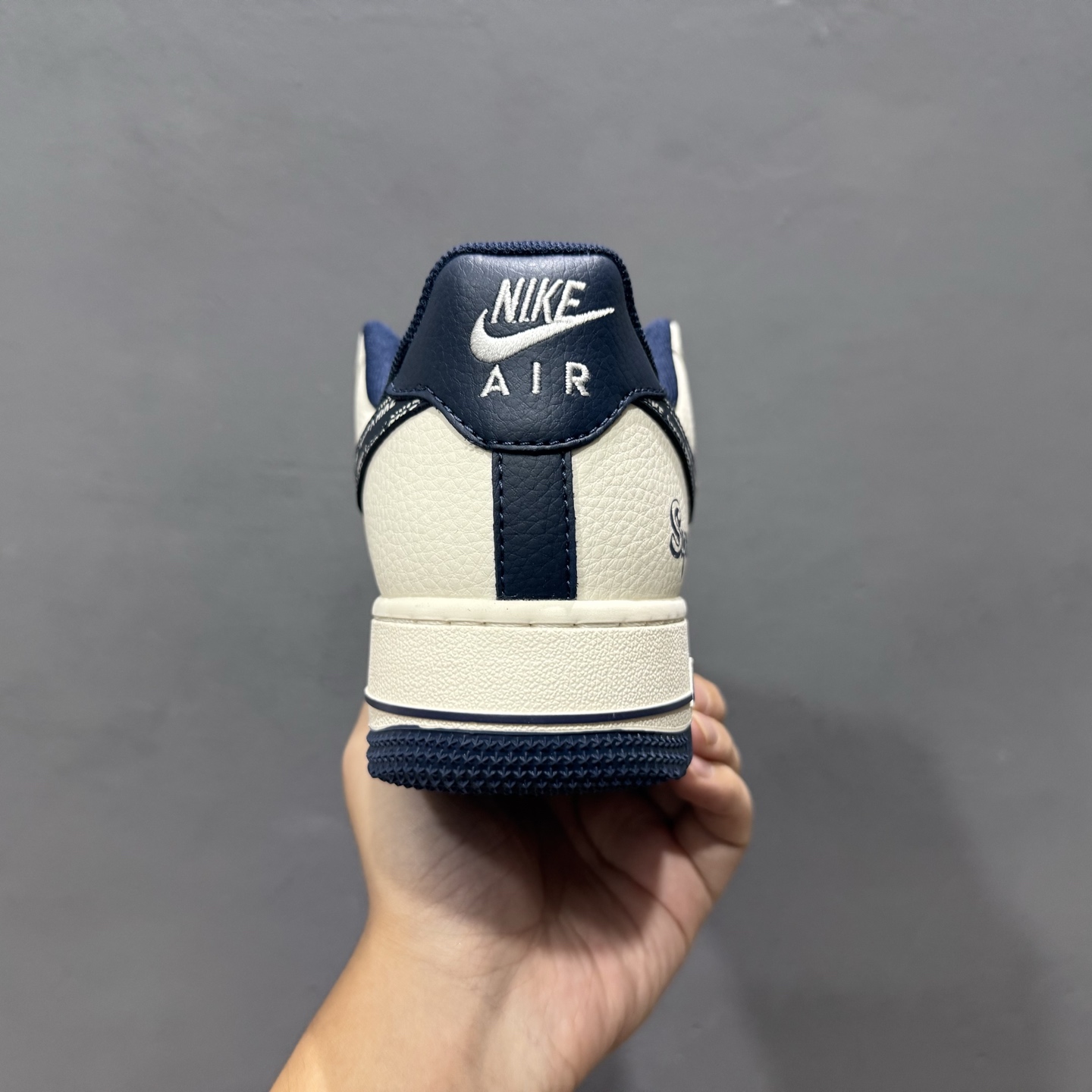 ￥260 Nike Air Force 1'07 Low 联名 米白迷彩红蓝钩 空军一号低帮休闲板鞋 XD2588-609