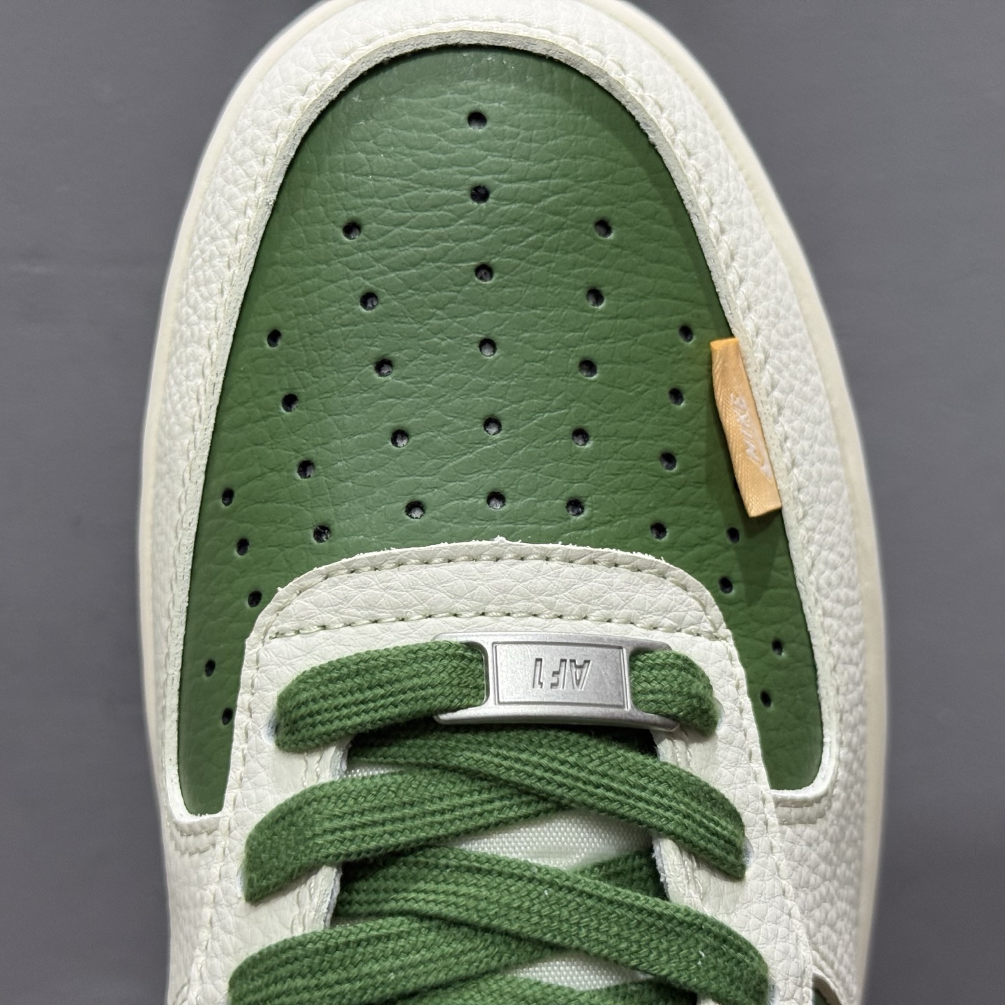 260 XC/NIke AIR FORCE 1'07 LV8 “联名款”空军一号 低帮 运动鞋 休闲鞋 JP8028-010