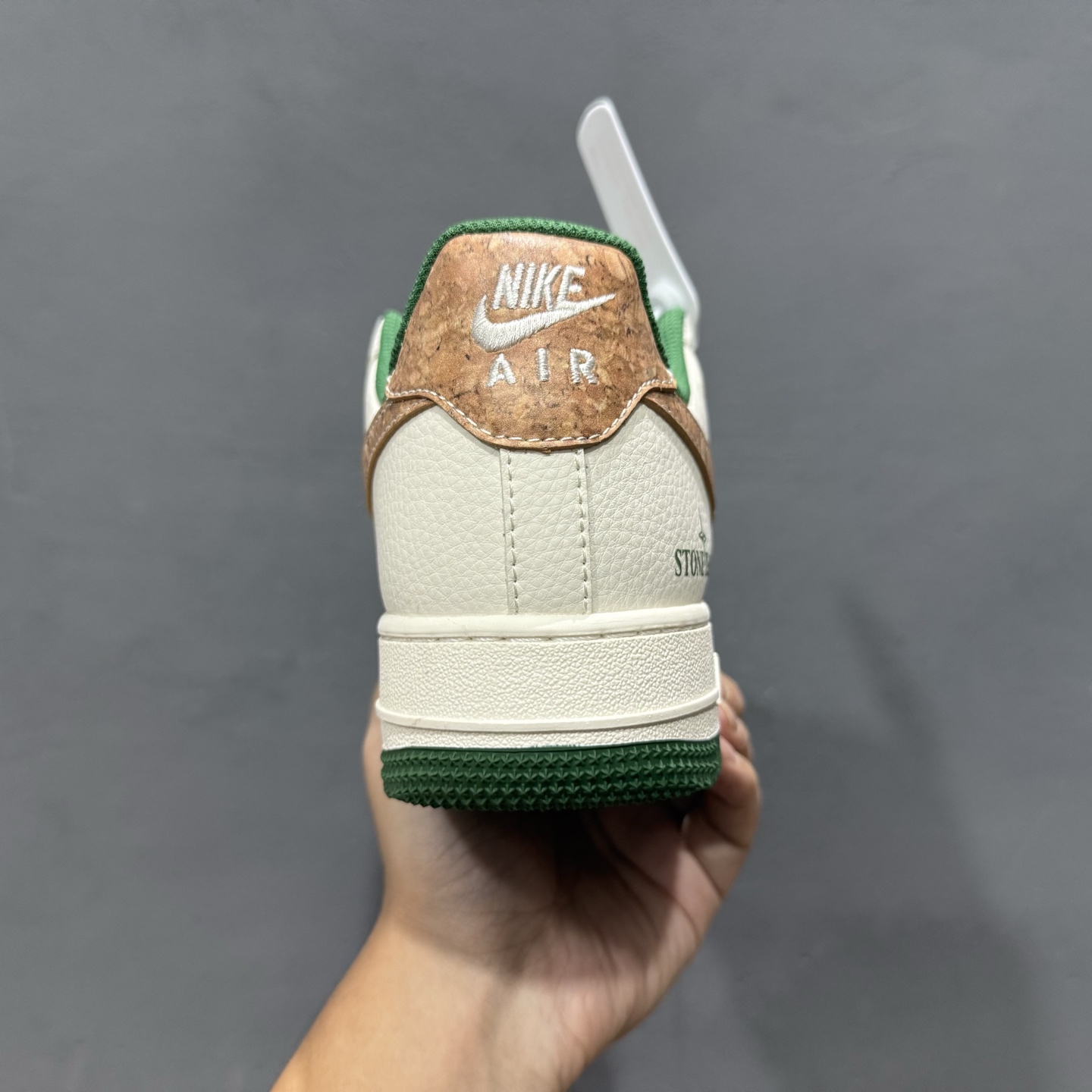260 XC/NIke AIR FORCE 1'07 LV8 “联名款”空军一号 低帮 运动鞋 休闲鞋 JP8028-010