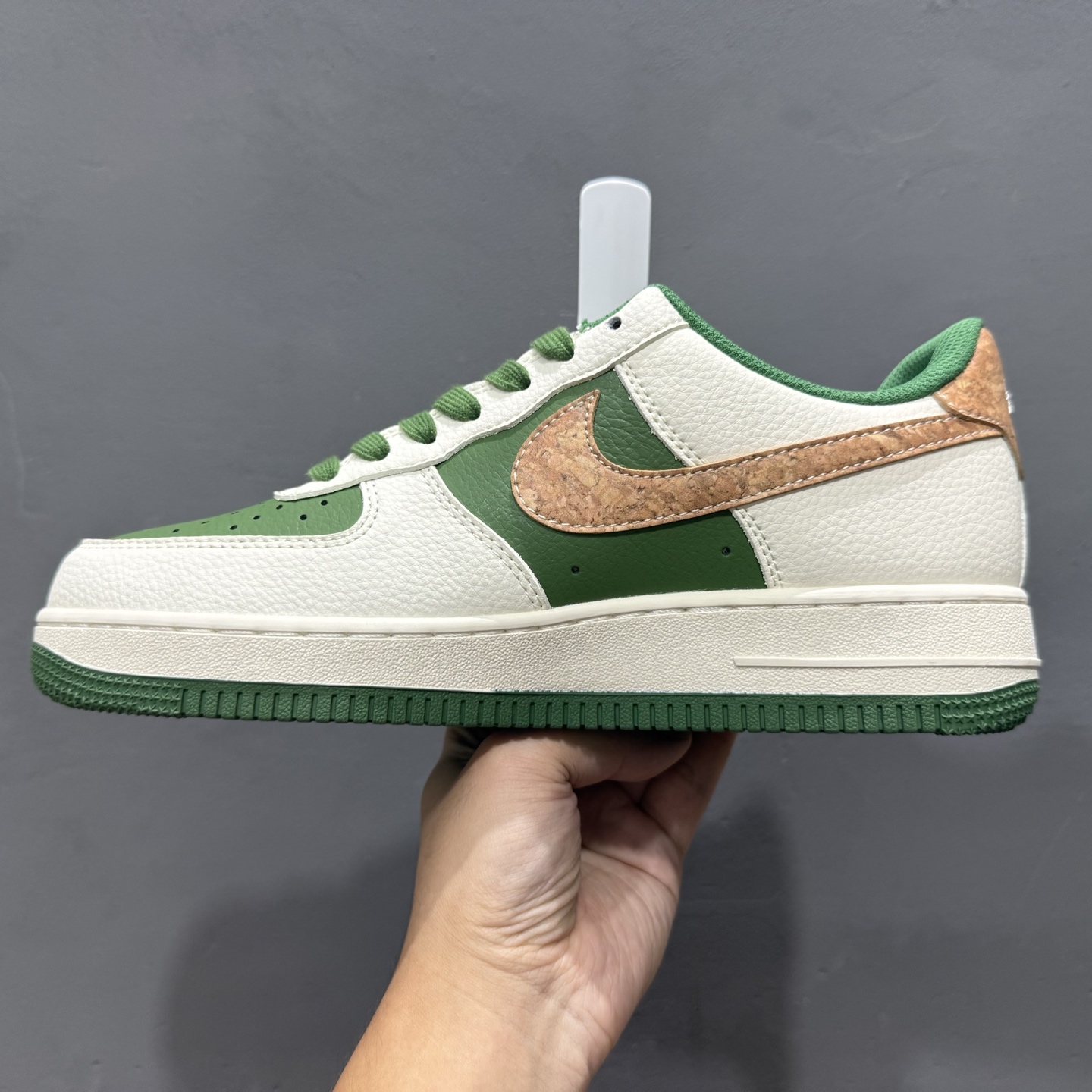 260 XC/NIke AIR FORCE 1'07 LV8 “联名款”空军一号 低帮 运动鞋 休闲鞋 JP8028-010