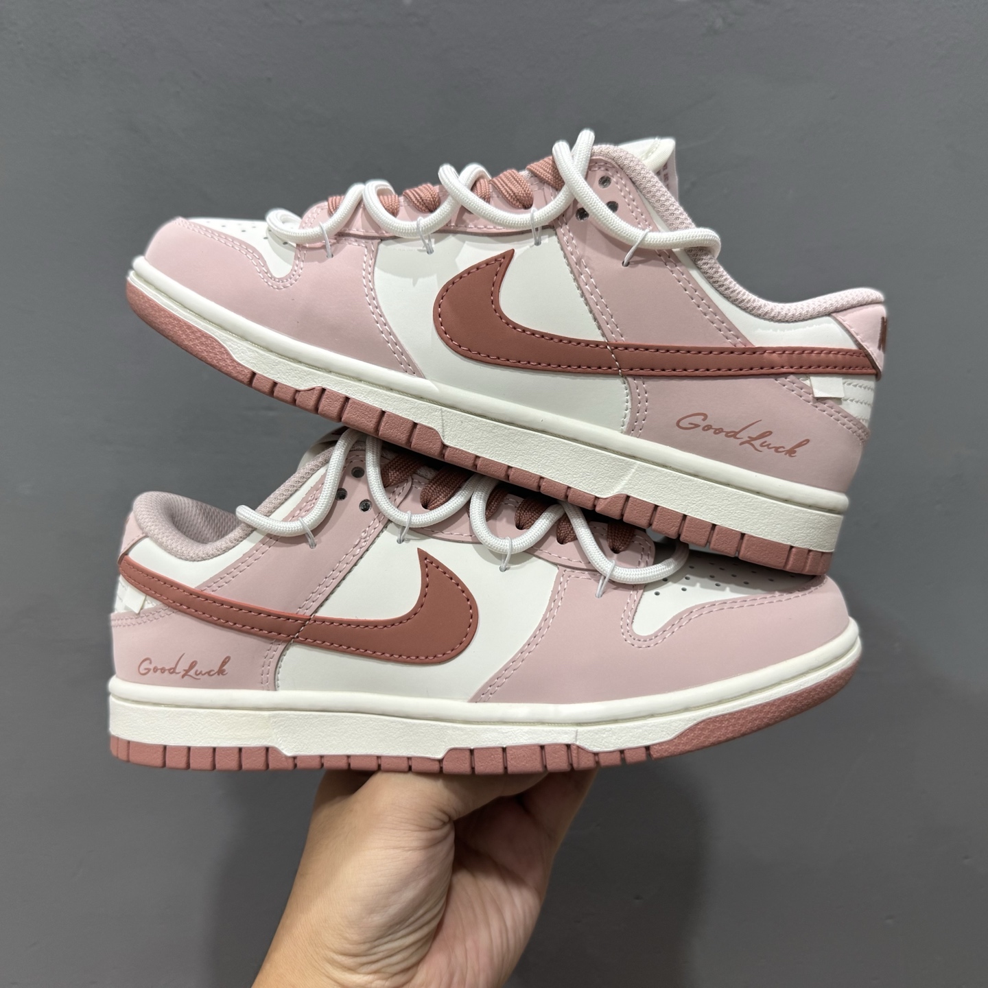 280 Nike Dunk Low 温柔豆沙 当柔雾粉褪去甜腻 PC0528-105