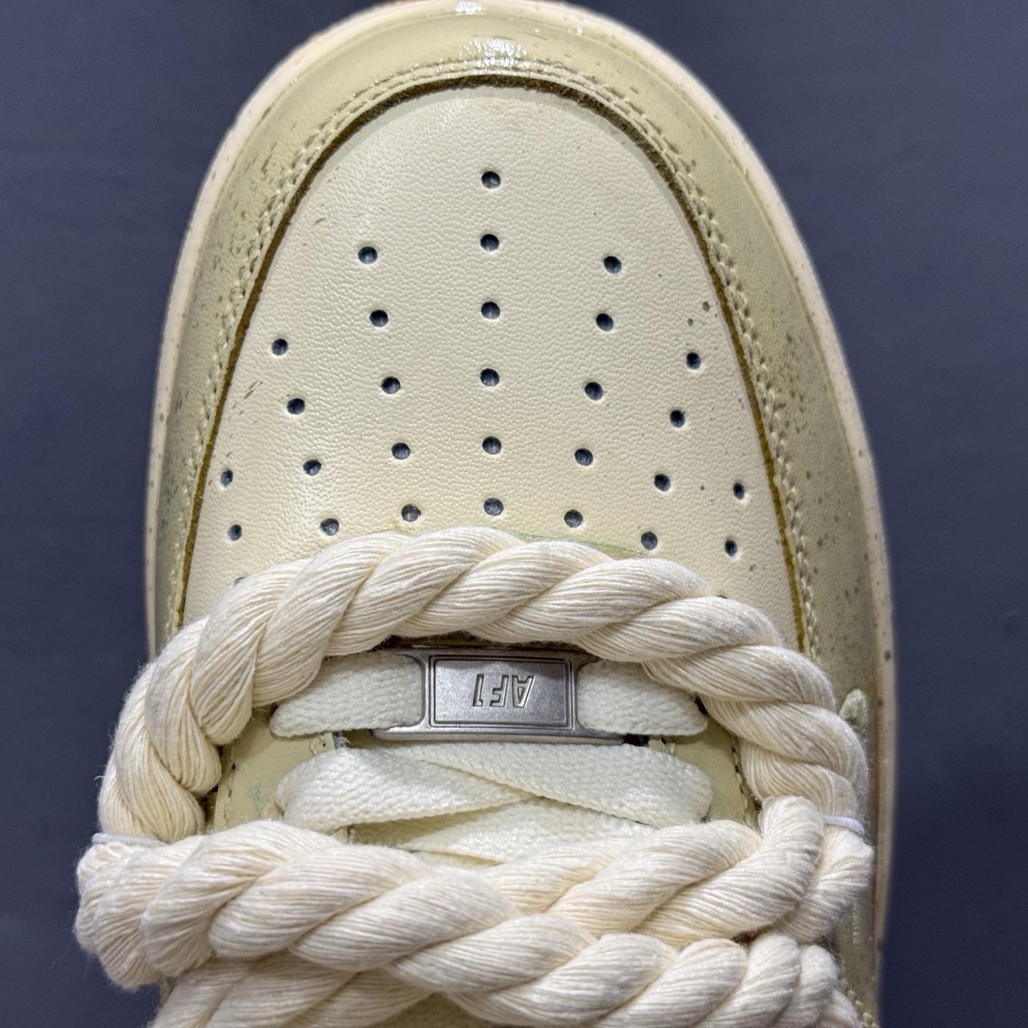 ￥260 Nike Air Force 1'07 Low ”Milk Coffee Bear” 手绘涂鸦 奶咖小熊 空军一号低帮休闲板鞋 XL2321-666