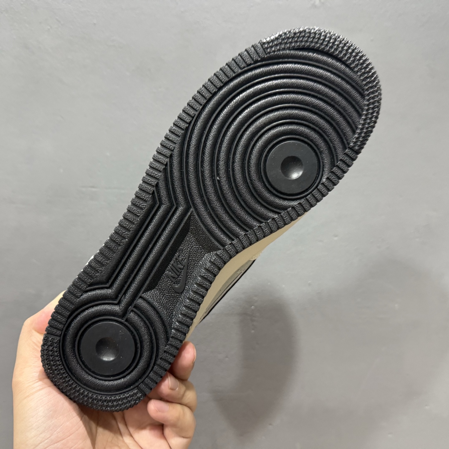 ¥260 Nike Air Force 1'07 Low 古驰联名 白灰黑 空军一号低帮休闲板鞋 YF9511-808-Chinese UA Cheap High Quatity Brand Clothes Bags handbags Sneakers wholesale wholesaler seller from China Factory suppliers Fashion Clothing Shoes best Quality Beautiful Price ¥260 Nike Air Force 1'07 Low 古驰联名 白灰黑 空军一号低帮休闲板鞋 YF9511-808