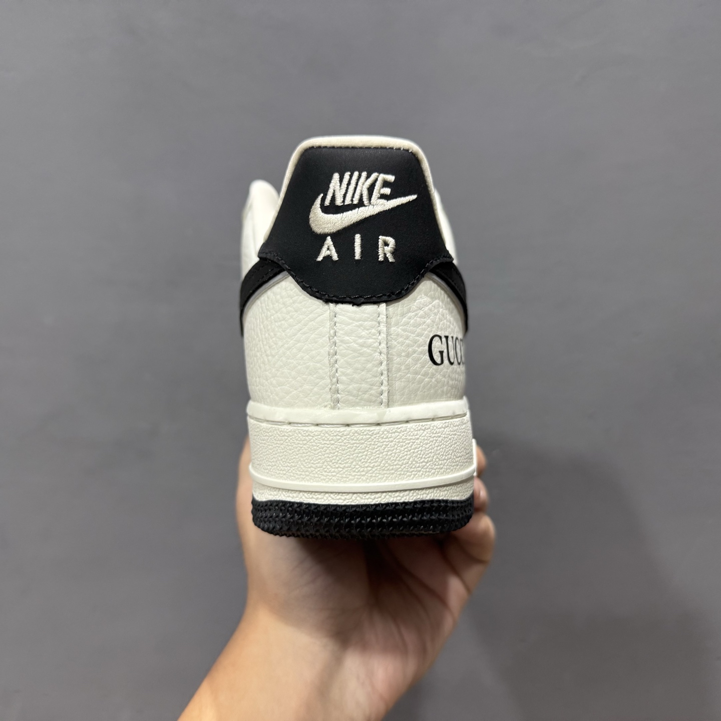 ¥260 Nike Air Force 1'07 Low 古驰联名 白灰黑 空军一号低帮休闲板鞋 YF9511-808-Chinese UA Cheap High Quatity Brand Clothes Bags handbags Sneakers wholesale wholesaler seller from China Factory suppliers Fashion Clothing Shoes best Quality Beautiful Price ¥260 Nike Air Force 1'07 Low 古驰联名 白灰黑 空军一号低帮休闲板鞋 YF9511-808