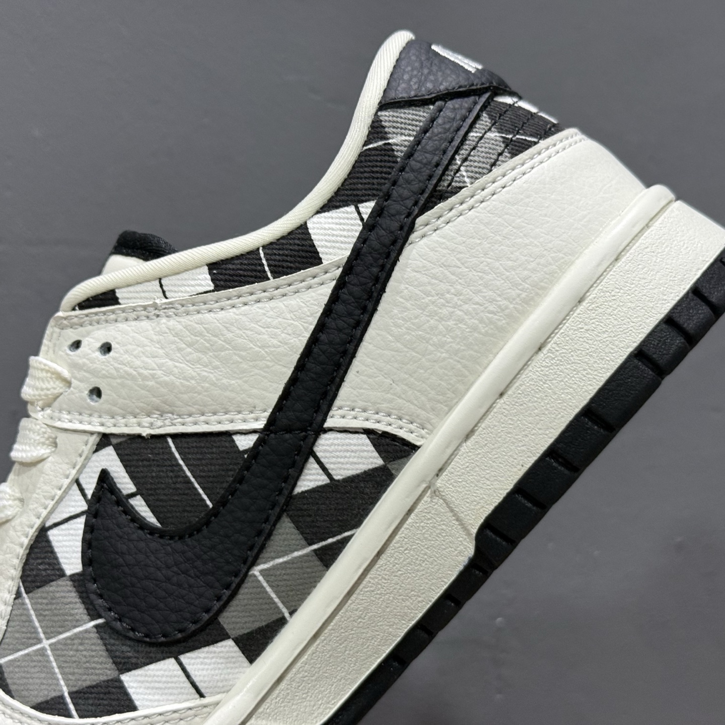 ¥280 Nike SB Dunk Low BAPE联名 白黑网格 高端定制 低帮休闲板鞋 SC0601-463-Chinese UA Cheap High Quatity Brand Clothes Bags handbags Sneakers wholesale wholesaler seller from China Factory suppliers Fashion Clothing Shoes best Quality Beautiful Price ¥280 Nike SB Dunk Low BAPE联名 白黑网格 高端定制 低帮休闲板鞋 SC0601-463