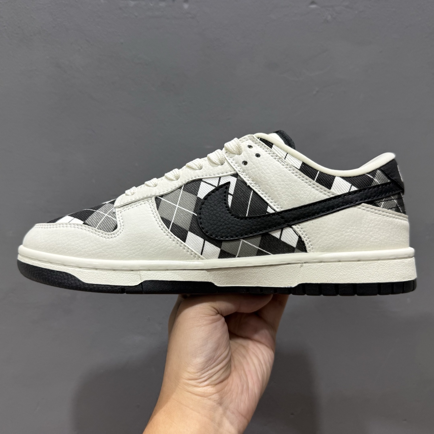 ¥280 Nike SB Dunk Low BAPE联名 白黑网格 高端定制 低帮休闲板鞋 SC0601-463-Chinese UA Cheap High Quatity Brand Clothes Bags handbags Sneakers wholesale wholesaler seller from China Factory suppliers Fashion Clothing Shoes best Quality Beautiful Price ¥280 Nike SB Dunk Low BAPE联名 白黑网格 高端定制 低帮休闲板鞋 SC0601-463