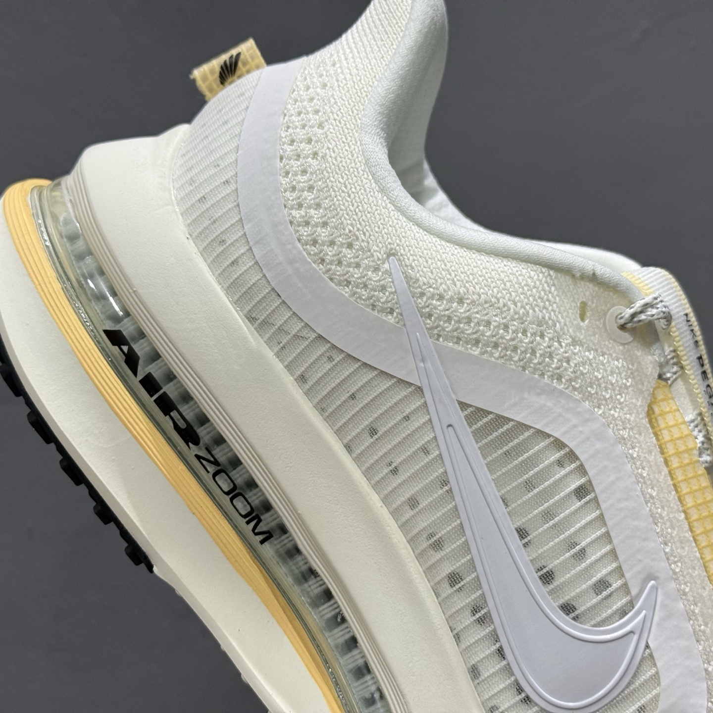 240 独家实拍Nike Air Zoom Pegasus Premium 耐克 新款气垫缓震休闲跑步鞋 HQ2593-104-Chinese UA Cheap High Quatity Brand Clothes Bags handbags Sneakers wholesale wholesaler seller from China Factory suppliers Fashion Clothing Shoes best Quality Beautiful Price 240 独家实拍Nike Air Zoom Pegasus Premium 耐克 新款气垫缓震休闲跑步鞋 HQ2593-104