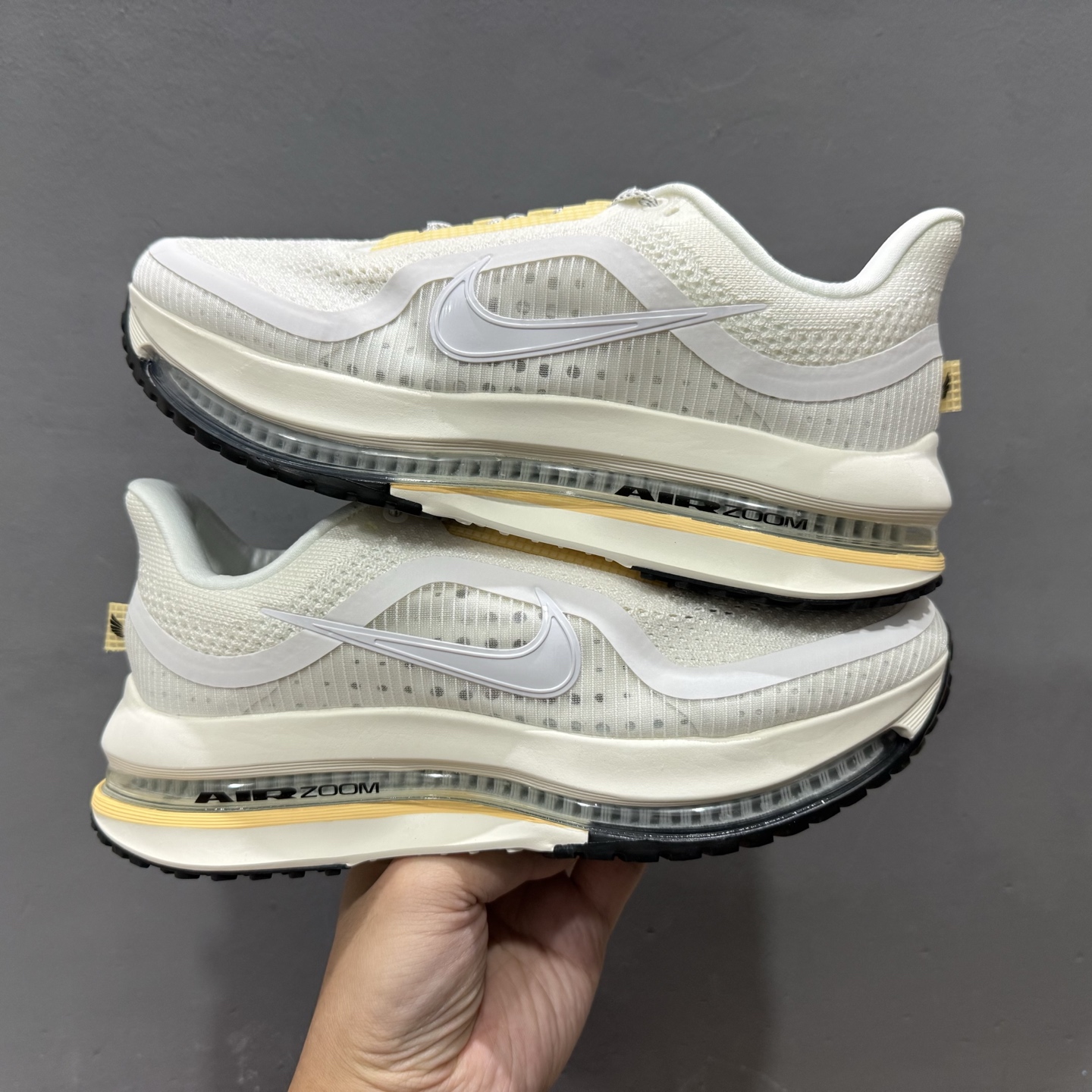 240 独家实拍Nike Air Zoom Pegasus Premium 耐克 新款气垫缓震休闲跑步鞋 HQ2593-104-Chinese UA Cheap High Quatity Brand Clothes Bags handbags Sneakers wholesale wholesaler seller from China Factory suppliers Fashion Clothing Shoes best Quality Beautiful Price 240 独家实拍Nike Air Zoom Pegasus Premium 耐克 新款气垫缓震休闲跑步鞋 HQ2593-104