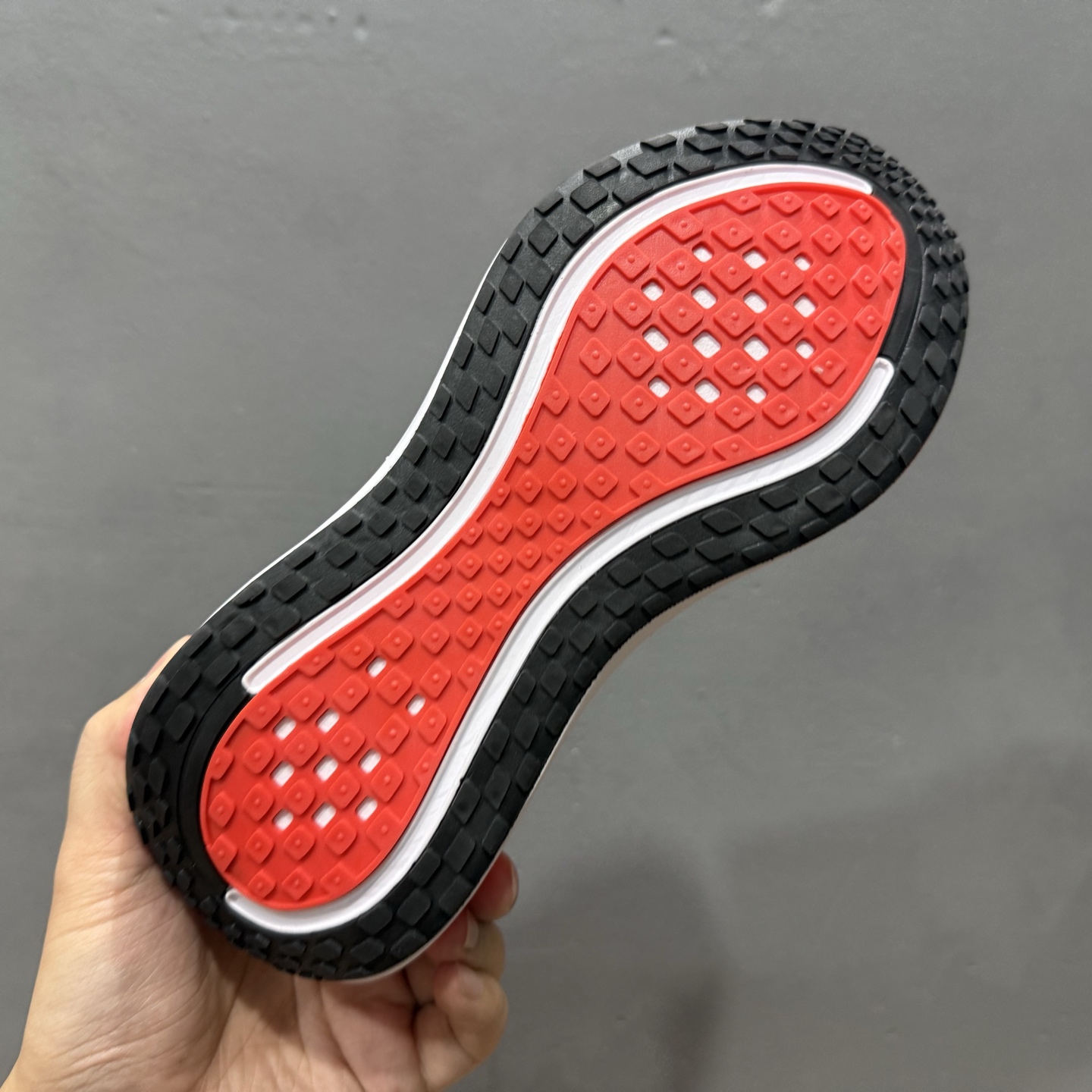 180 Nike VOMERO PLUS RUN 耐克 舒适减震防滑 低帮跑步鞋 HV8150-100