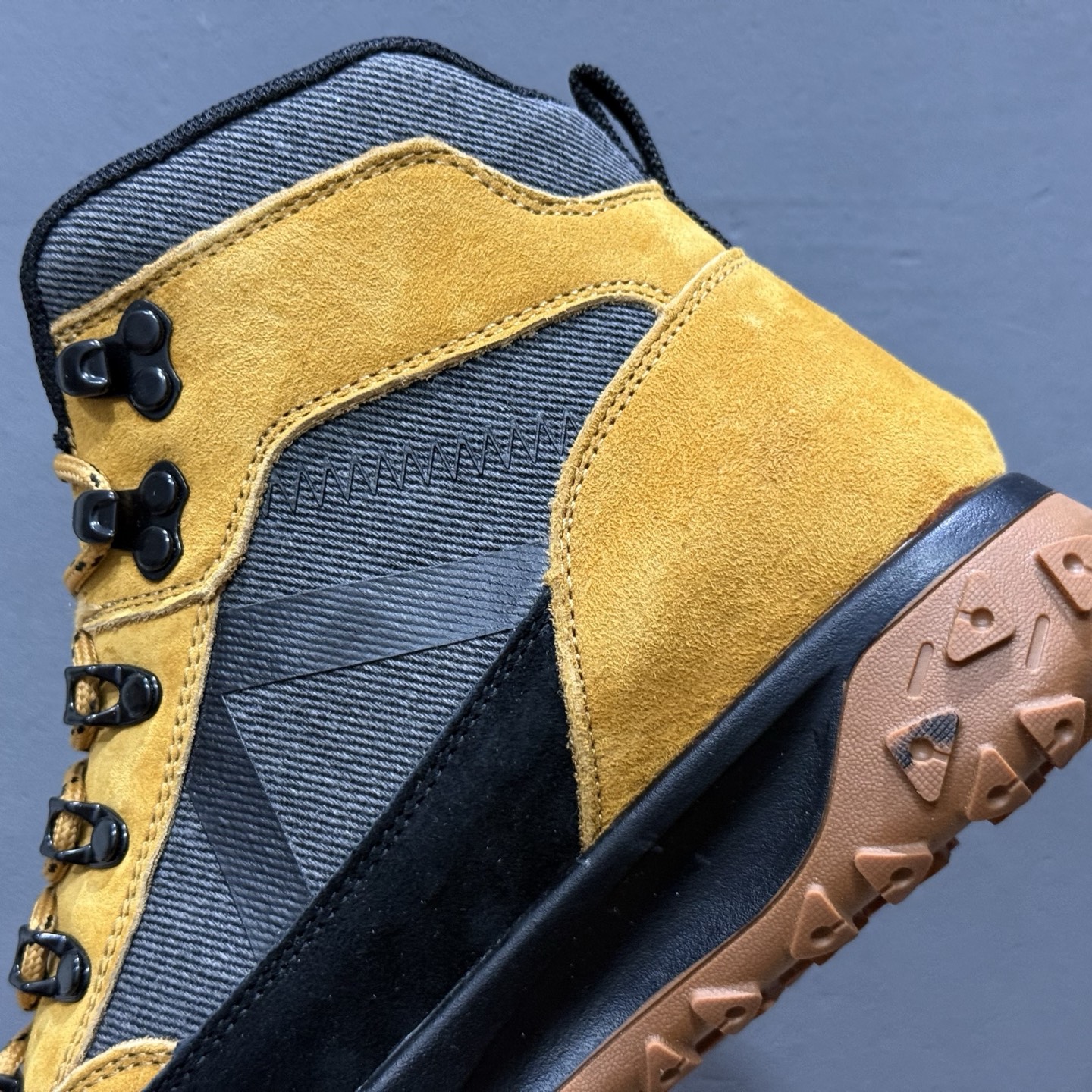 新货Timberland添柏岚/天伯伦户外高帮休闲马丁靴系列-莆田鞋,莆田鞋货源,高仿鞋,高仿鞋货源,安福档口,莆田高仿鞋,莆田鞋批发,高仿鞋批发,莆田高仿运动鞋,高仿运动鞋,莆田运动鞋 新货Timberland添柏岚/天伯伦户外高帮休闲马丁靴系列